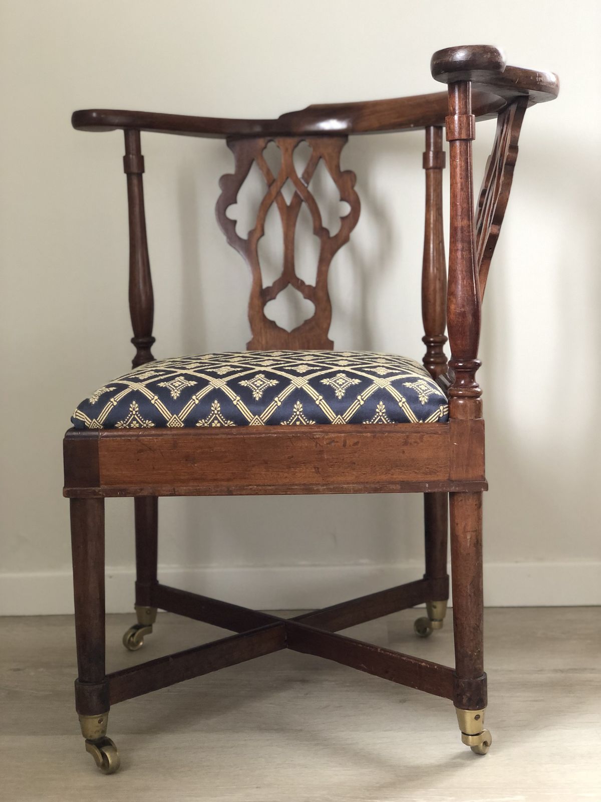 Georgian Mahogany Corner Chair On Casters 19th Century photo Furniture
