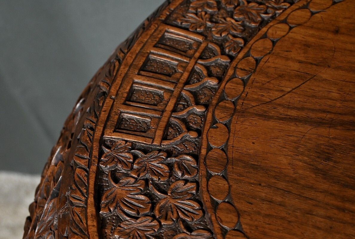 Anglo Indian Pedestal Table In Exotic Wood – Late 19th Century photo vinterior