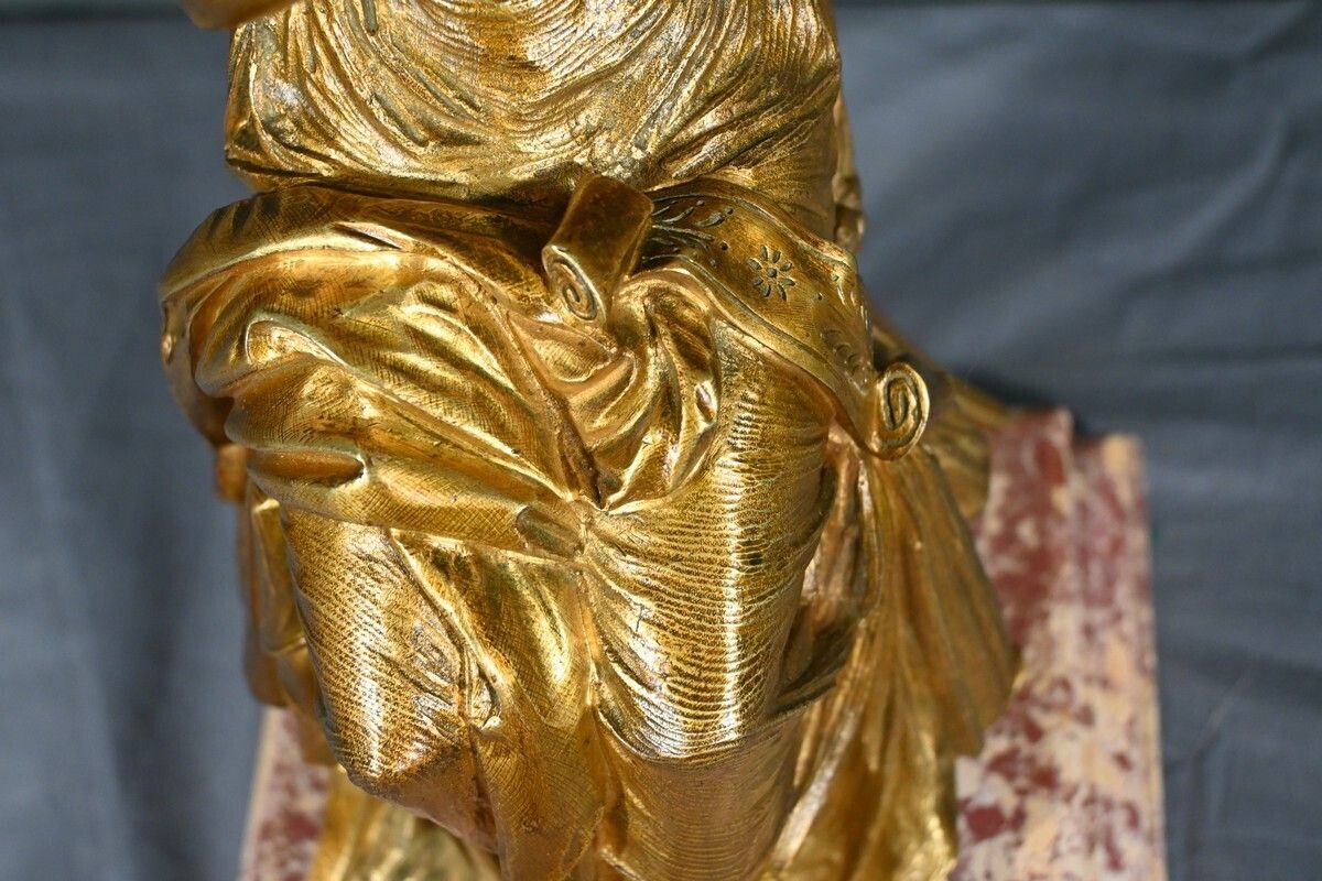 photo furniture Bronze With Golden Patina “La Couture” – Early 20th Century