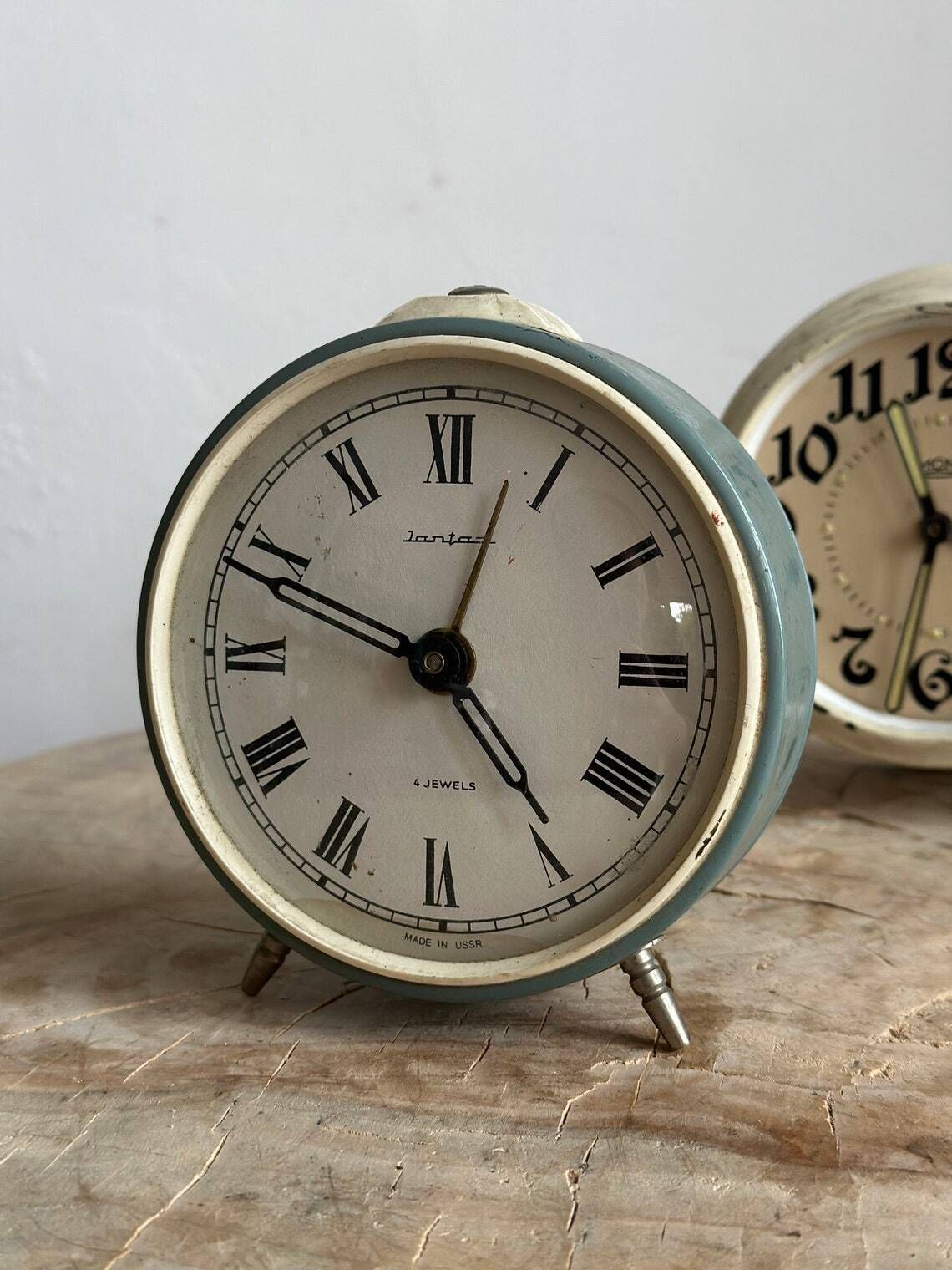 Jantar 4 Jewels Deco Shaped Alarm Clock Retro