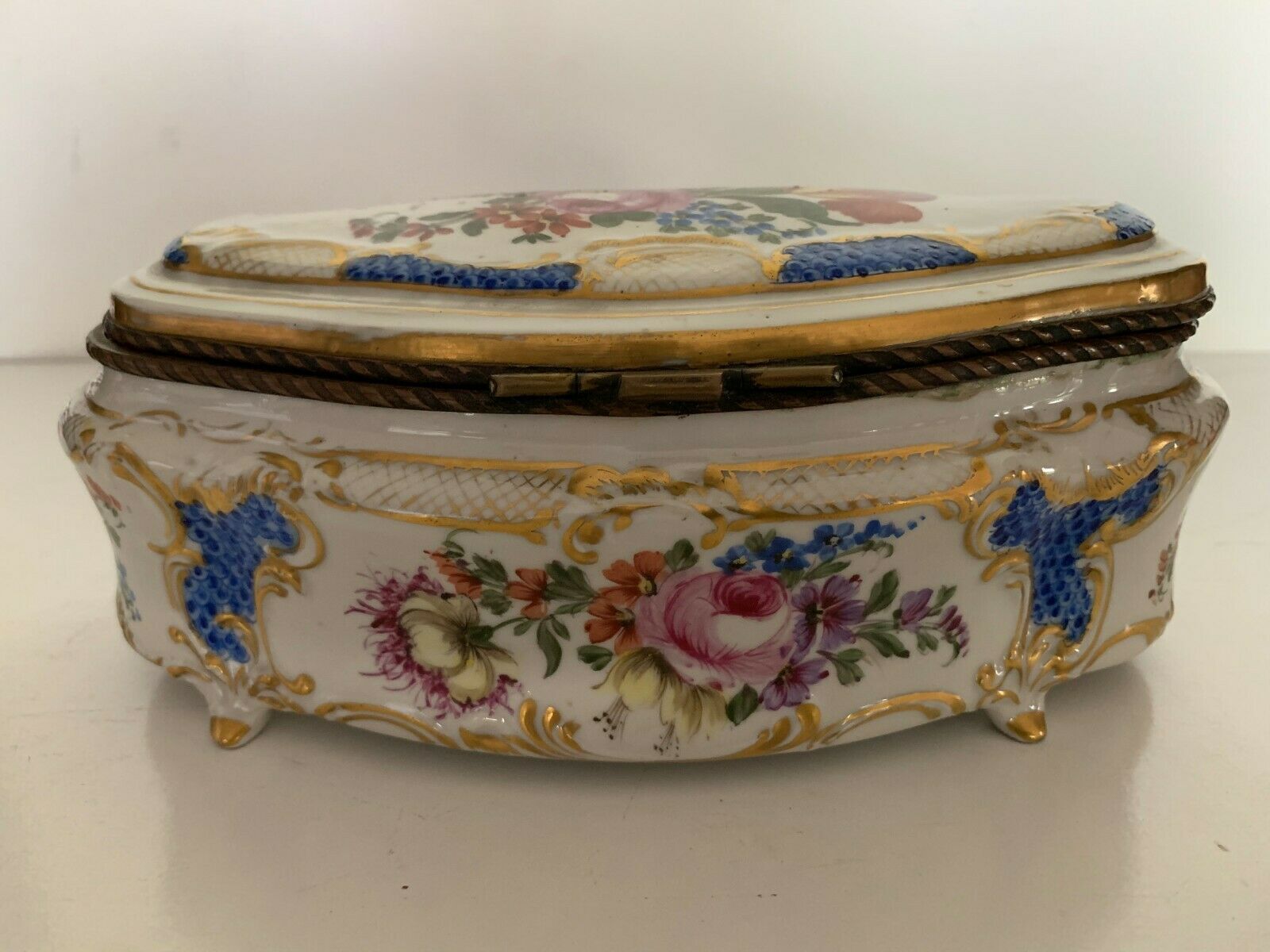 Polychrome Porcelain Oval Box 20th Century Bonbonnière Jewelry Box photo Home Decor