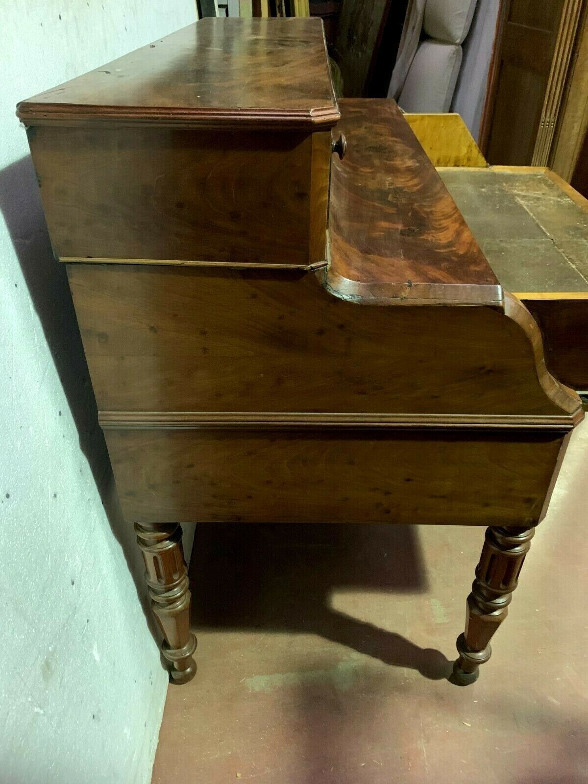 Louis Philippe 19th Century Cylinder Desk In Mahogany photo vinterior