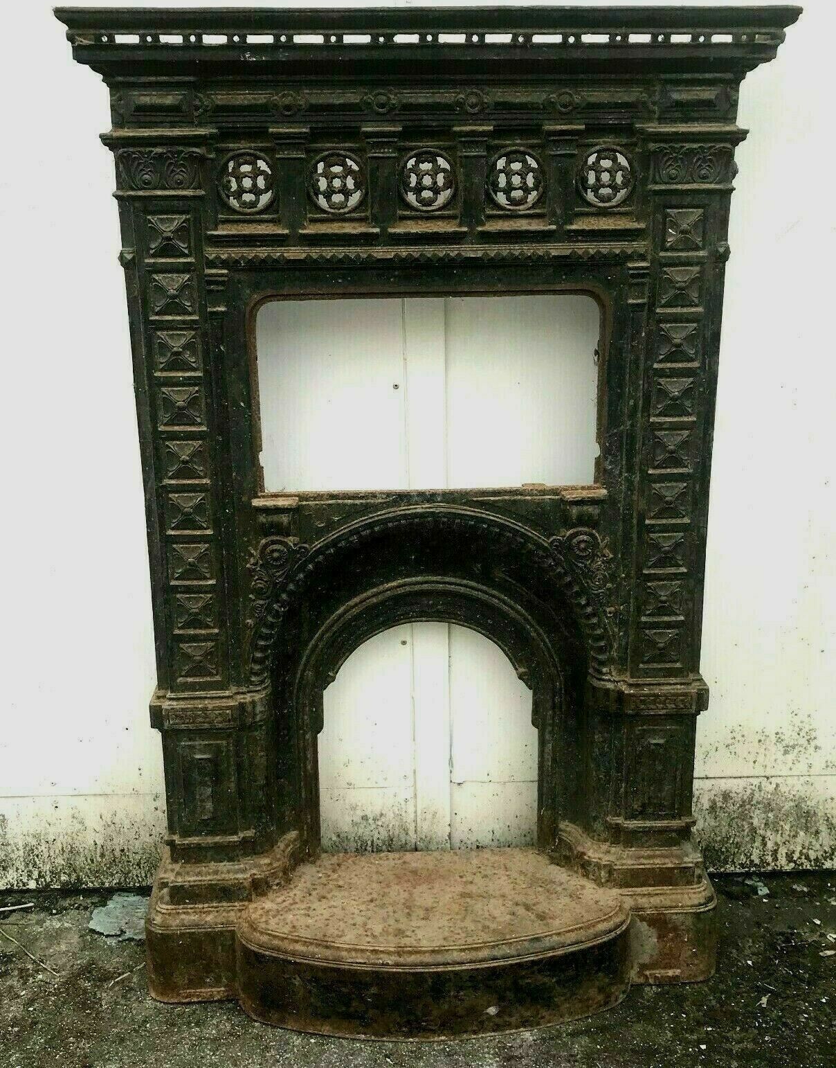 Fire Front In Cast Iron XIX Century