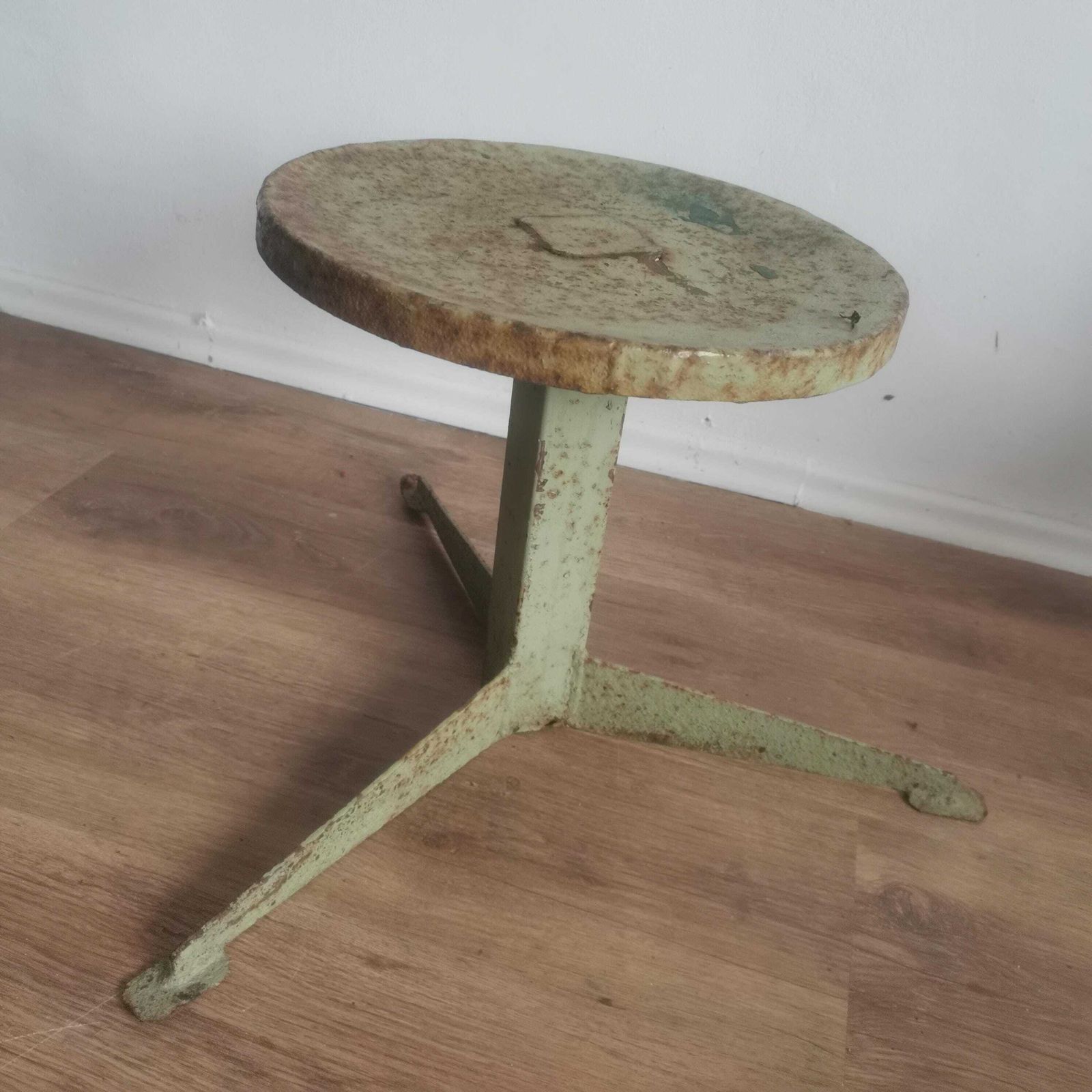 Vintage 1940s Metal Tripod Industrial Stool – Shabby Chic Flower Stand Or Décor, Rounded Seat, Green Chippy Paint, Unique Piece Hungarian