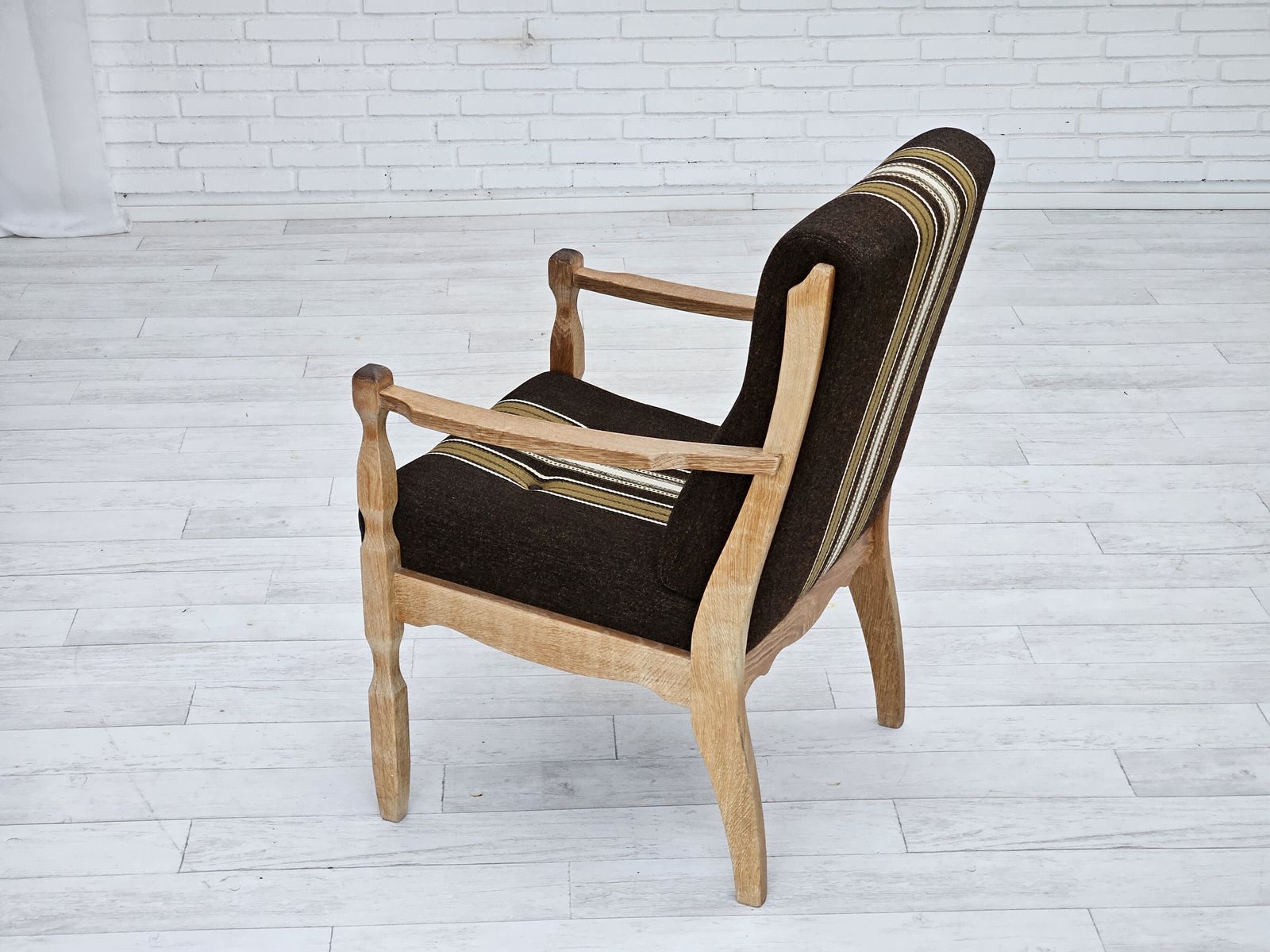 Ca. Jaren 1970, Deense Fauteuil, Meubelwol, Massief Eikenhout, Uitstekende Staat. photo Meubels