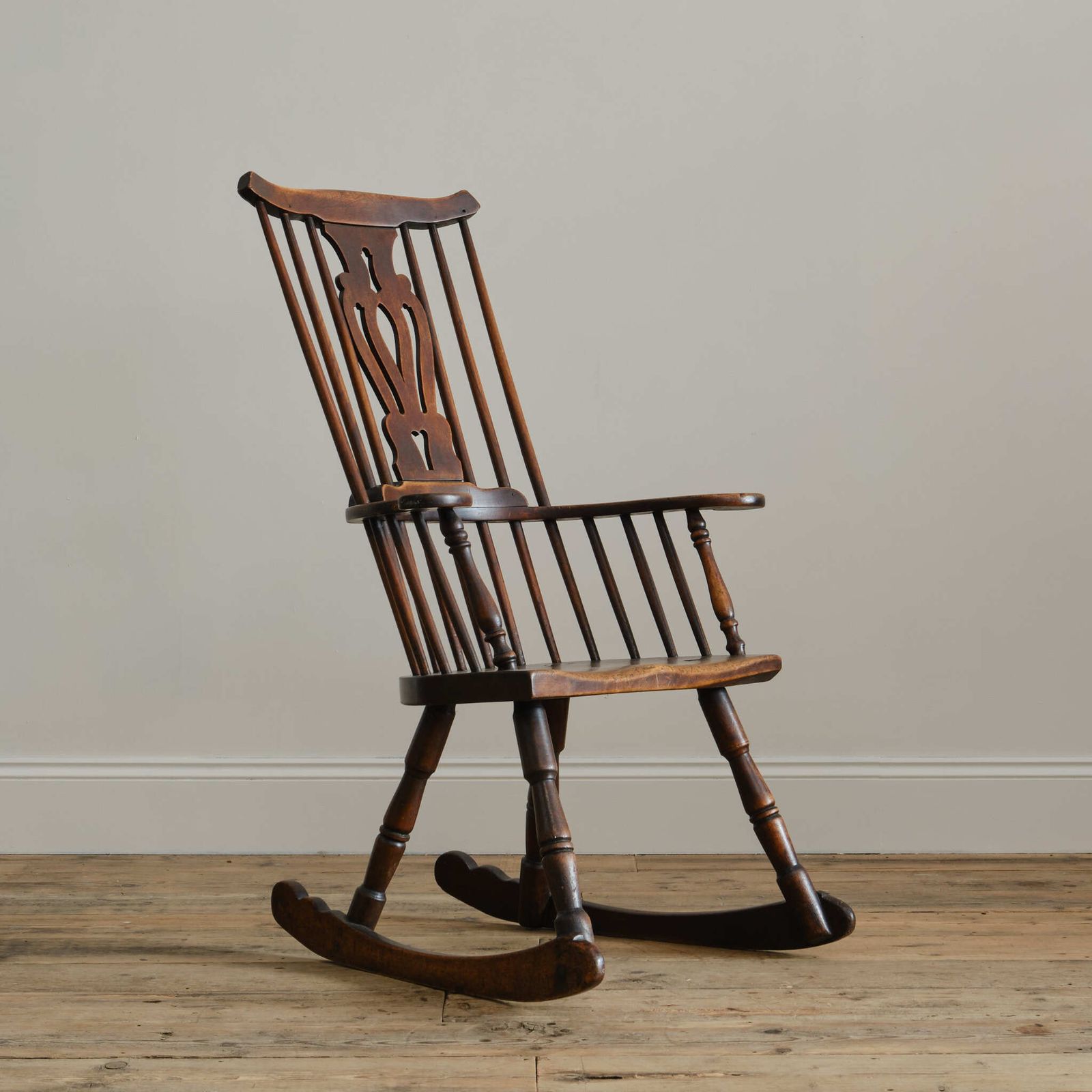 Late 18th Century Thames Valley Rocking Windsor Chair photo furniture