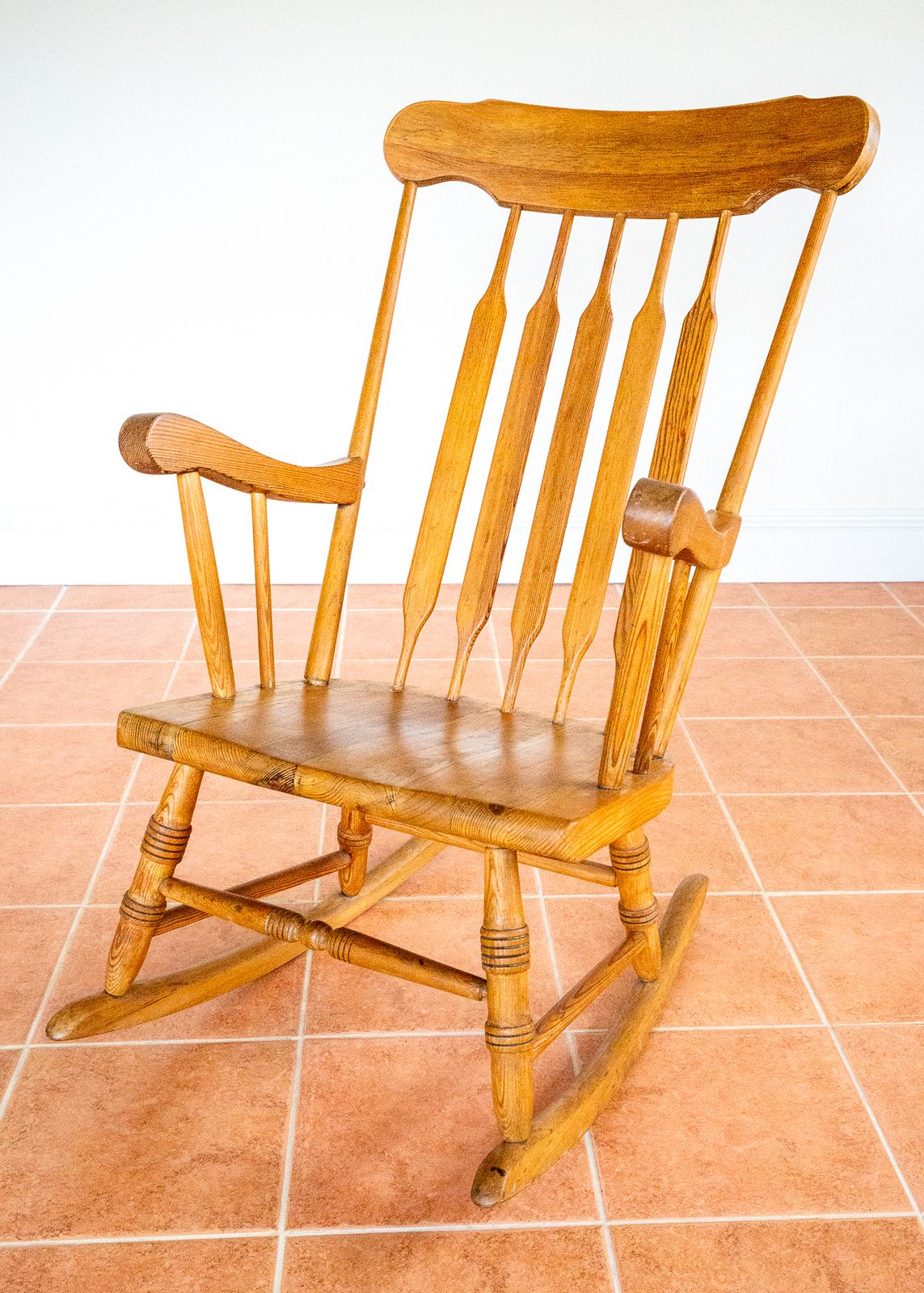 Furniture Blonde Windsor Rocking Chair Arrowback American Farmhouse Bent Bros Mcm Hitchcock Chair Mid Century Country Vintage Beech Pine Solid Wood photo