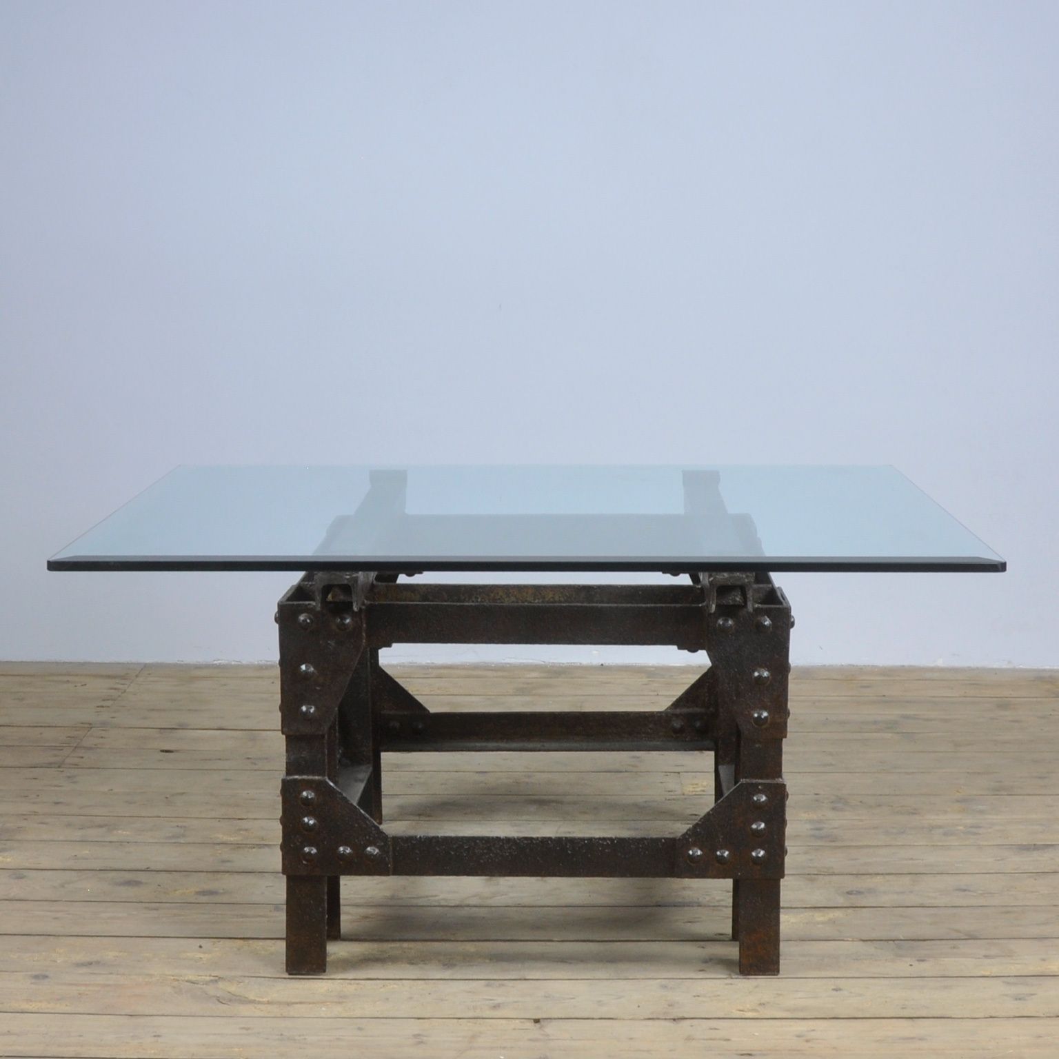 495.0 Coffee Table Of Cast Iron And Glass Top photo