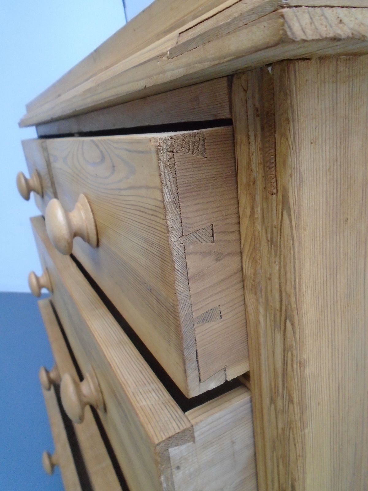 A Narrow Panelled Victorian Pine Waxed 5 Drawer Chest Of Drawers photo vinterior