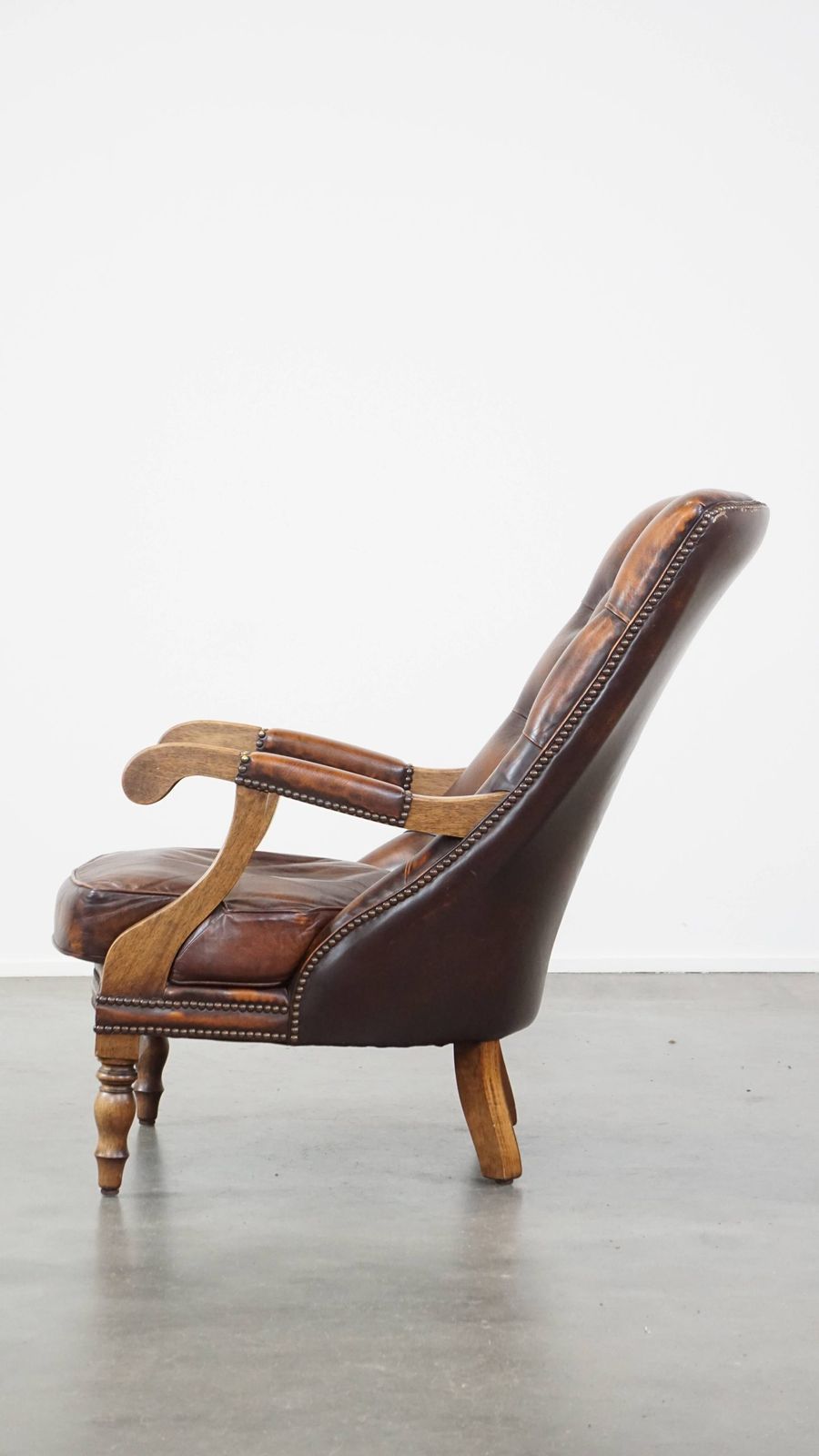 Comfortable And Classic, Beautifully Colored English Cow Leather Chesterfield Armchair photo 789.7257