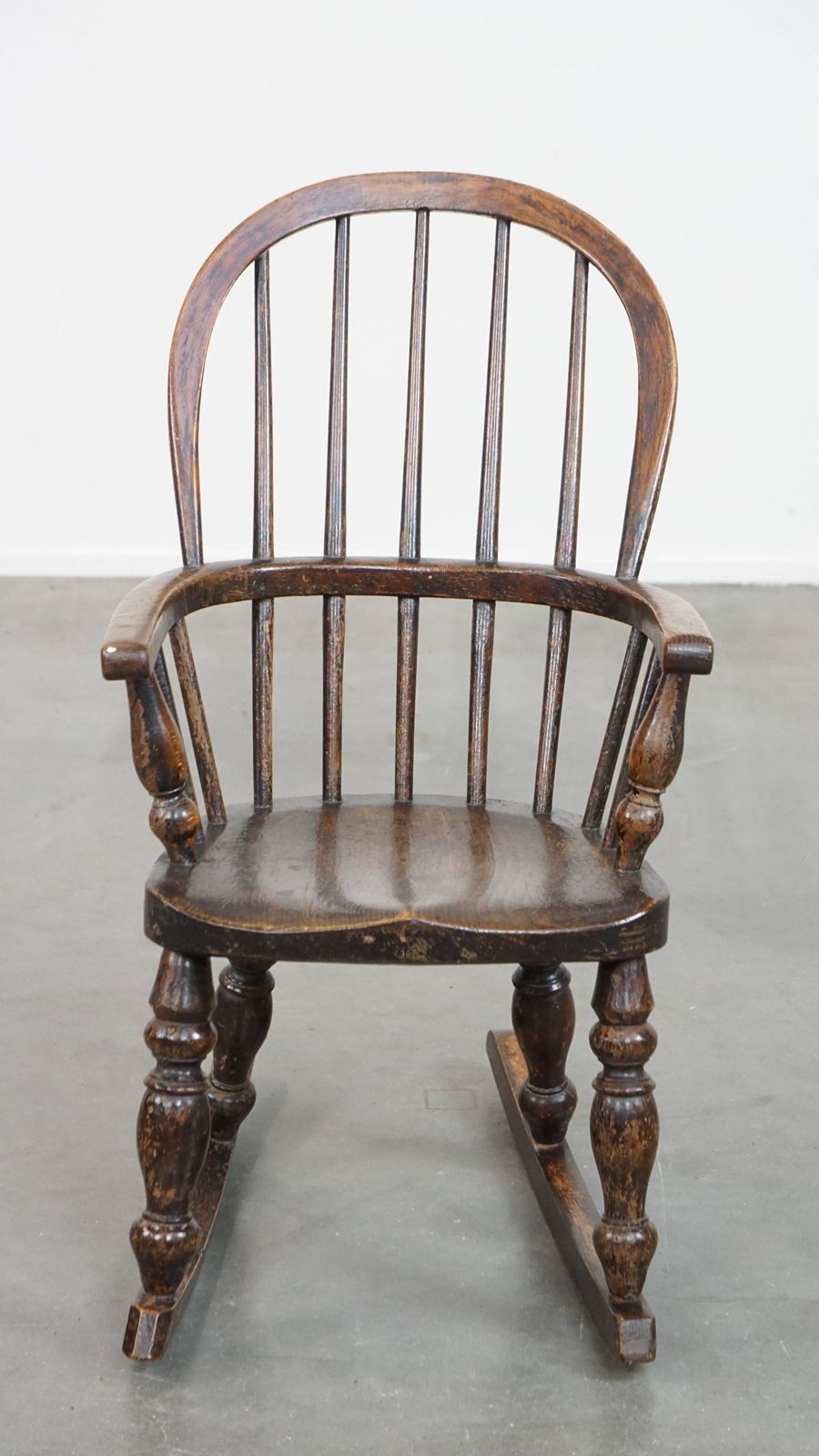 Antieke Engelse Windsor Schommelstoel Voor Kinderen – Begin 19e Eeuw photo furniture