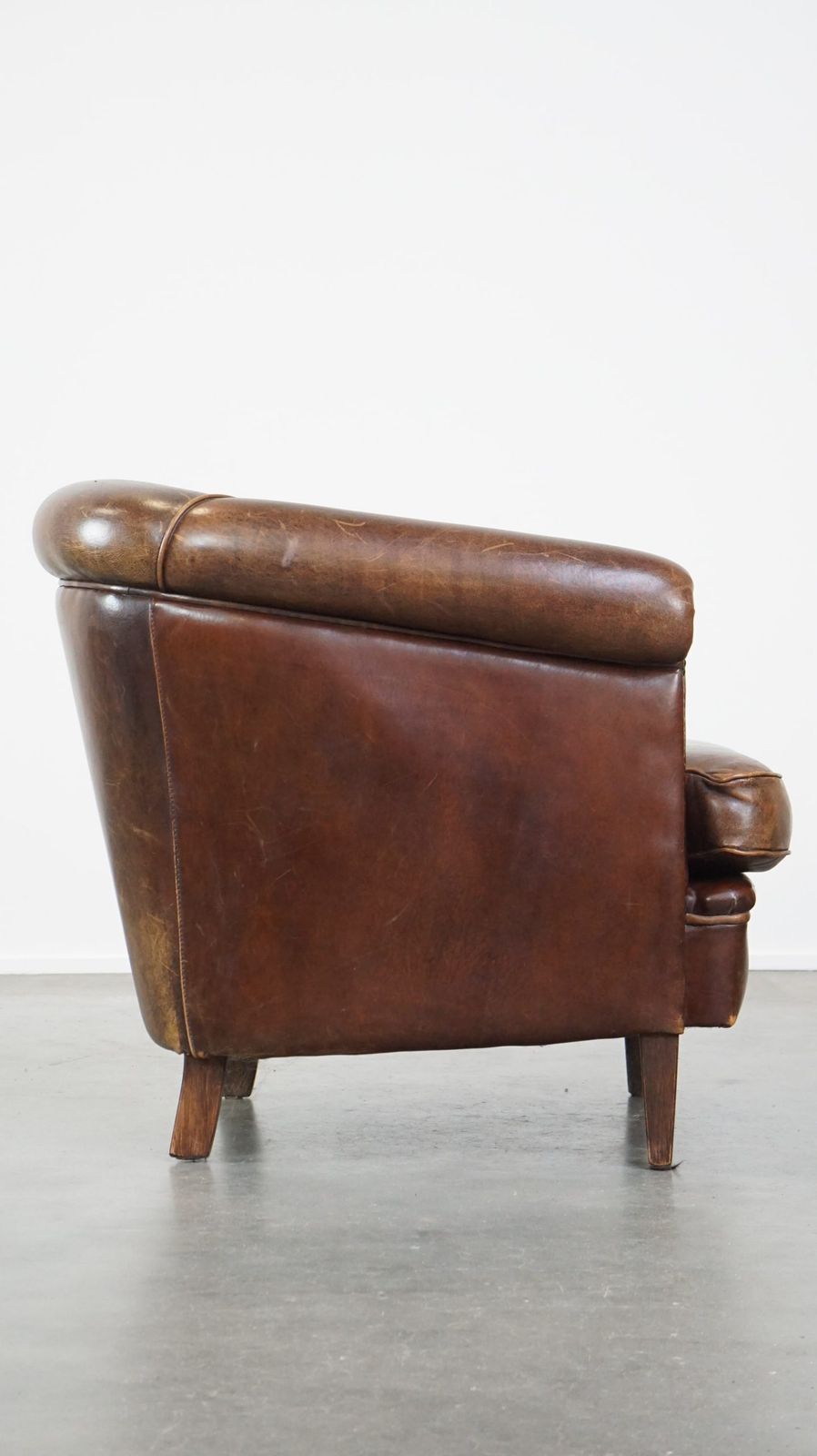 Statige Engelse Stijl Club Fauteuil Met Schapenleren Bekleding photo Meubels