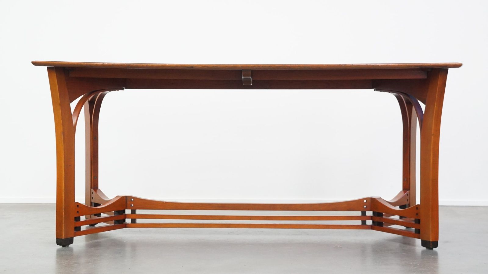 Art Nouveau Design Eettafel Voor 4 Tot 6 Personen Van Schuitema Met Fraaie Details photo furniture