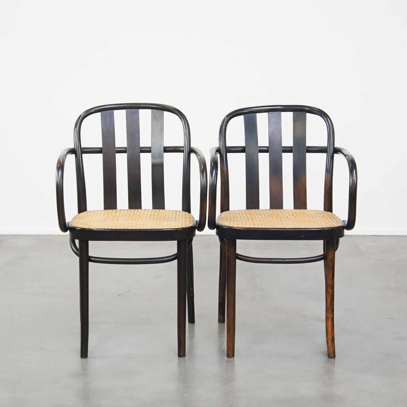 Set Of 2 Wooden Dining Chairs In Thonet Style With Wicker Seat
