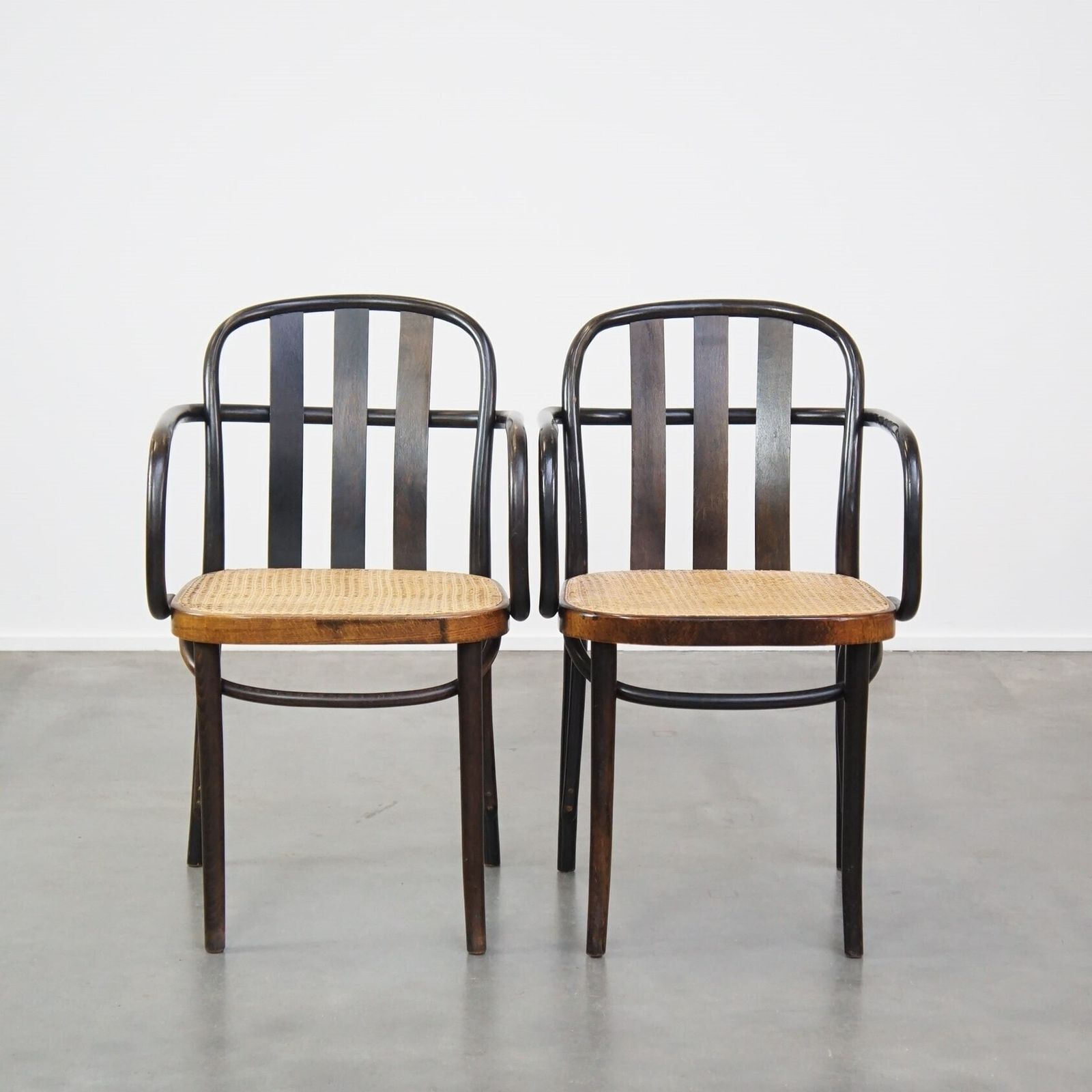 Set Of 2 Vintage Wooden Design Dining Room/Bistro Chairs With Wicker Seat In Thonet Style
