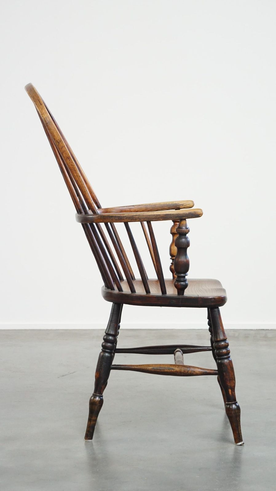 Very Nice, Practical Antique English Highback Windsor Dining Chair With Graceful Details photo for sale