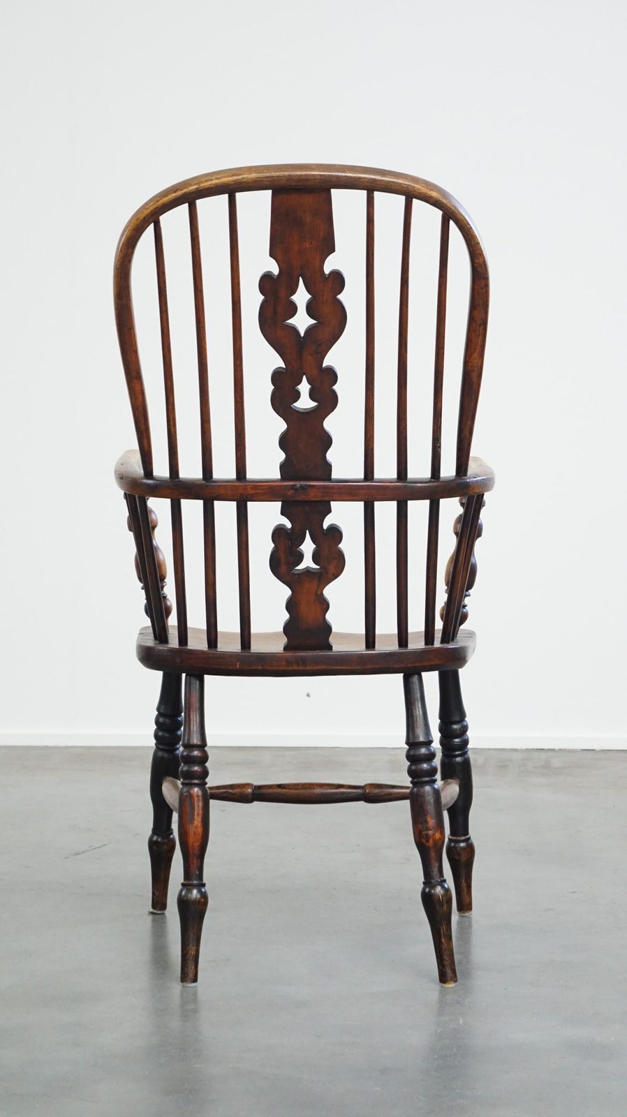 Very Nice, Practical Antique English Highback Windsor Dining Chair With Graceful Details photo Furniture