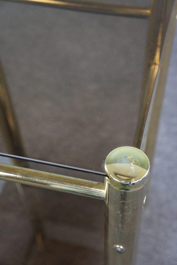 Gouden Hollywood Regency Bijzettafel Met Rookglas, Kolommodel photo 102.9135