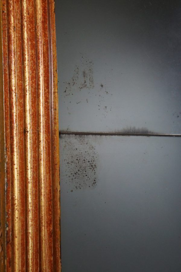 Grote Antieke Vergulde Schouwspiegel Met Patina, 18e Eeuw photo Woonaccessoires