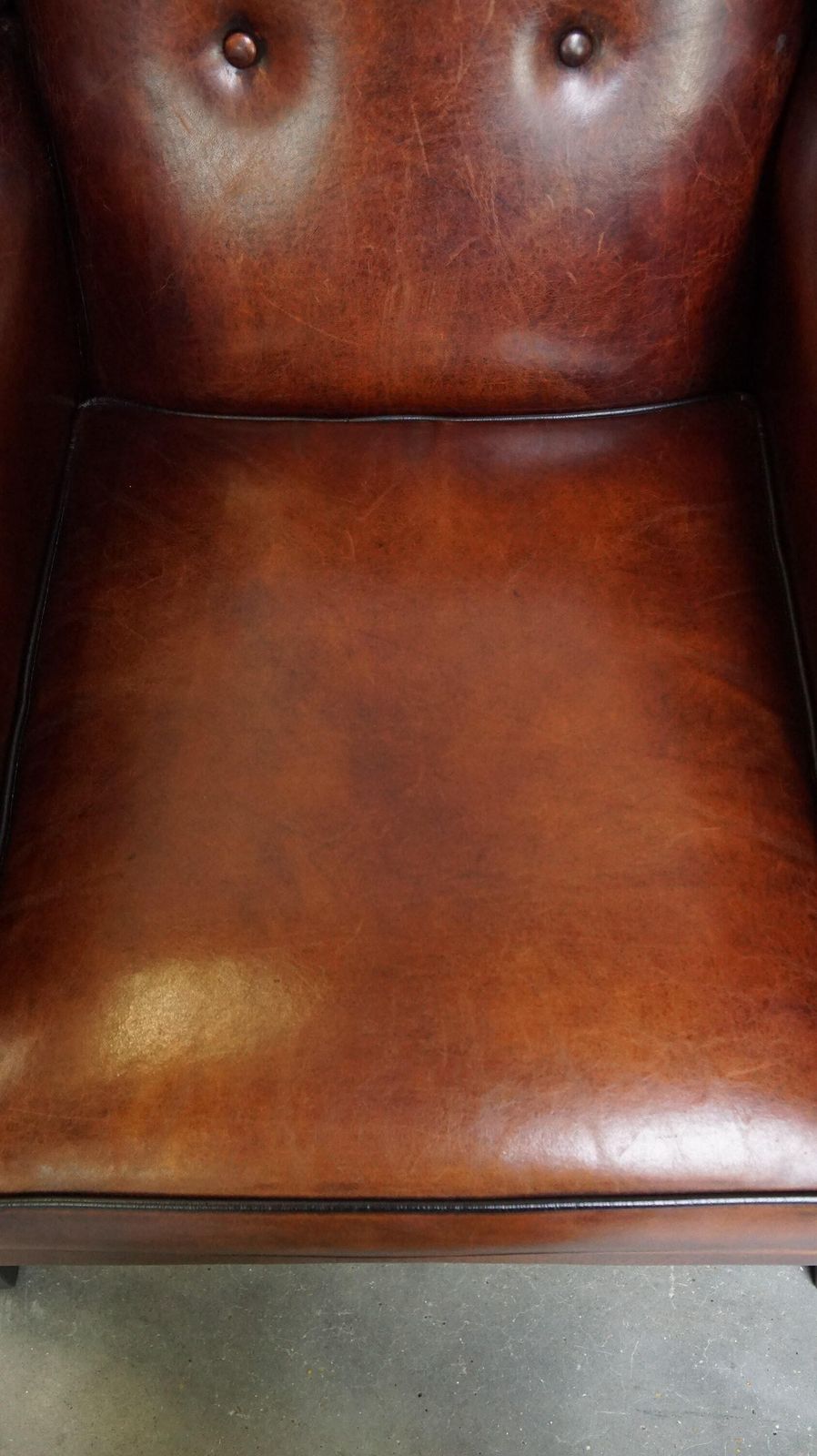 Mooie, Comfortabele En Luxueuze Oorfauteuil Van Schapenleer photo vinterior