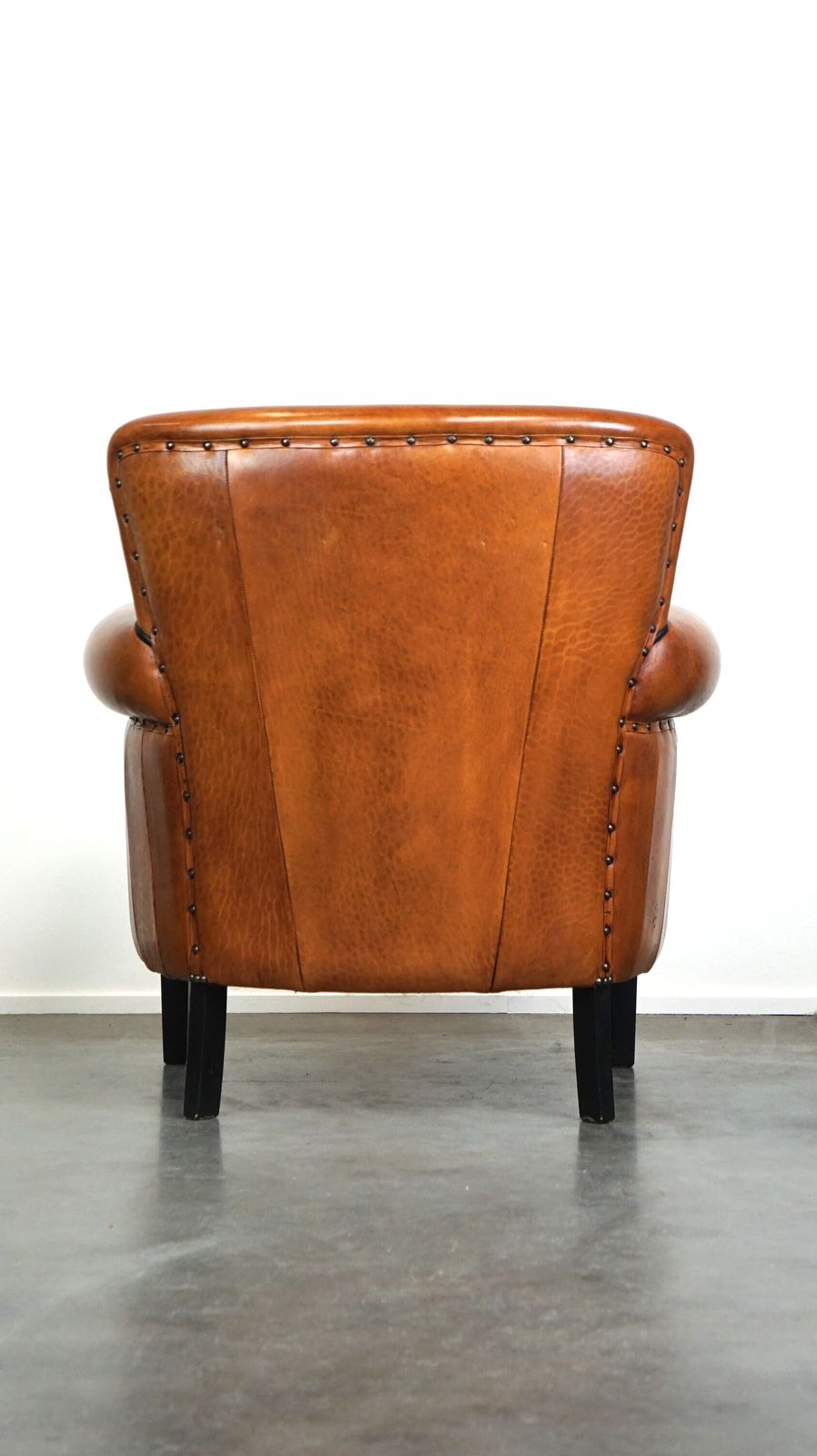 Schapenvacht Fauteuil In Zeer Goede Staat Met Luxueuze Uitstraling photo Meubels