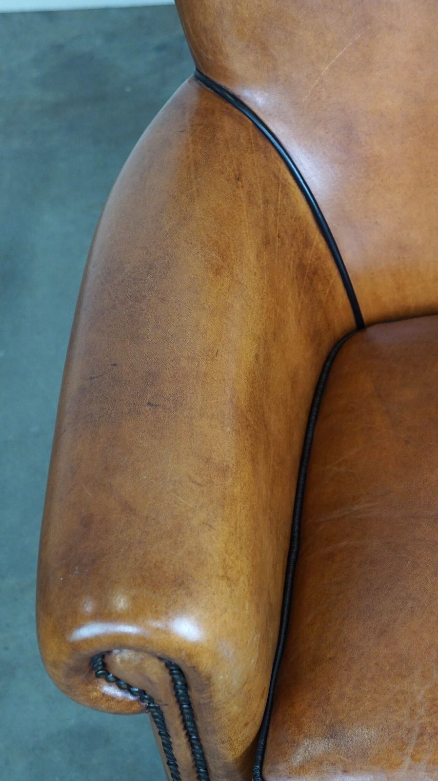 Schapenvacht Fauteuil In Zeer Goede Staat Met Luxueuze Uitstraling photo buy