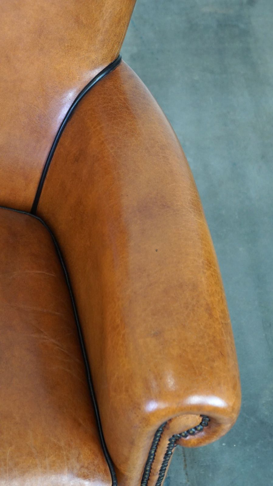 Schapenvacht Fauteuil In Zeer Goede Staat Met Luxueuze Uitstraling photo vintage