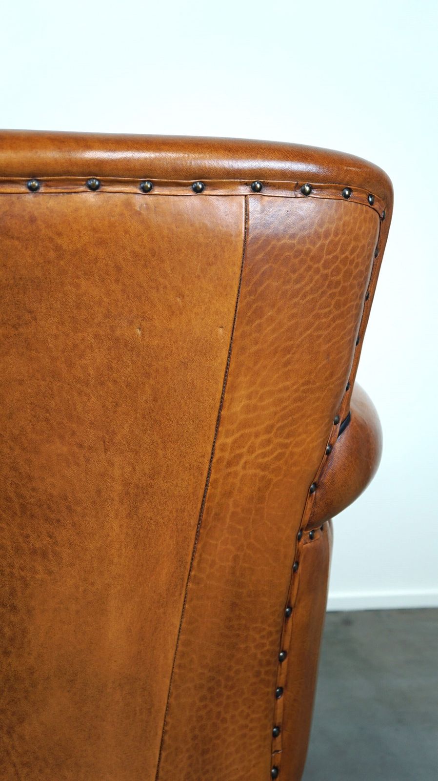 photo for sale Schapenvacht Fauteuil In Zeer Goede Staat Met Luxueuze Uitstraling