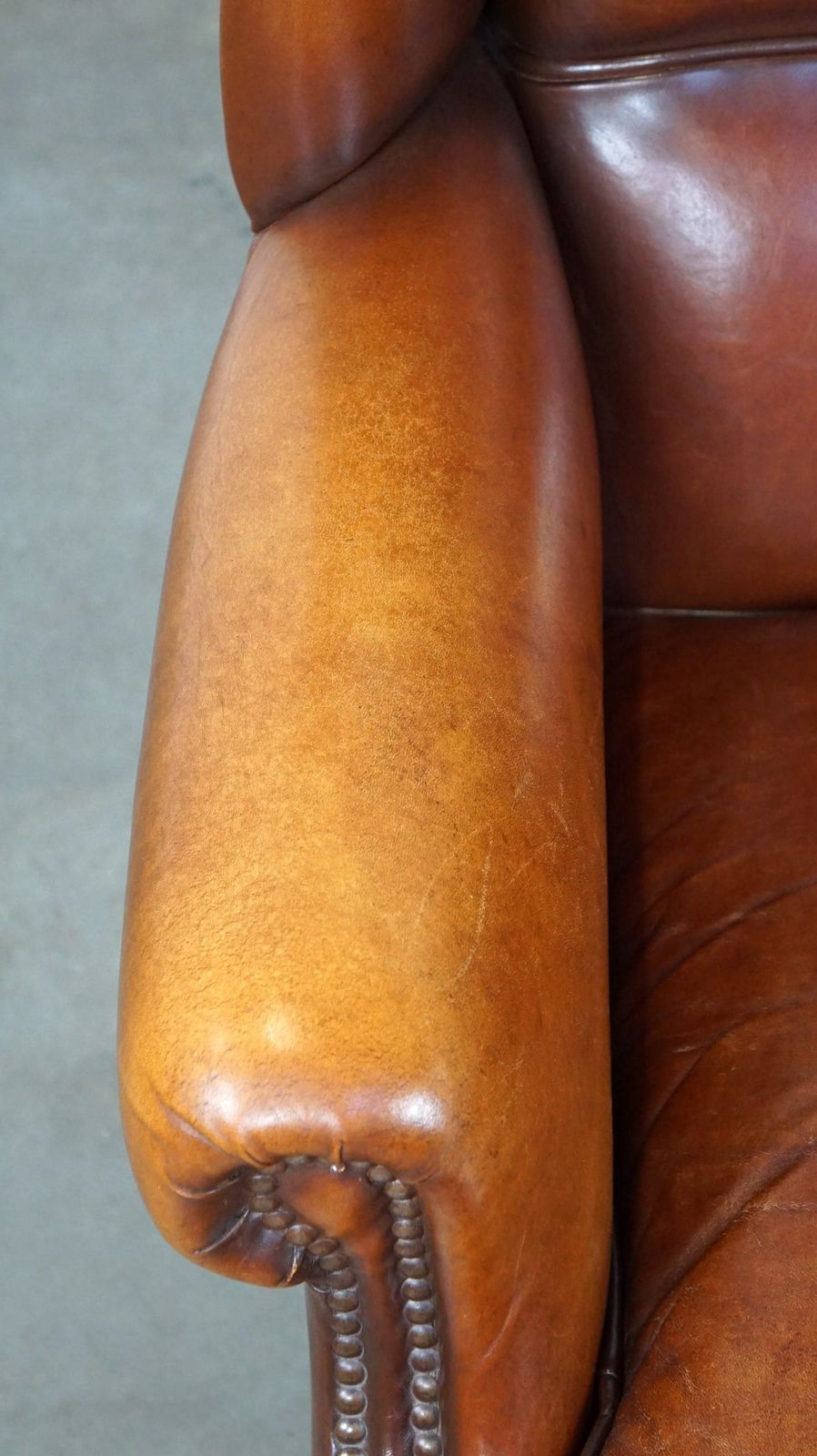 Comfortabele Schapenleren Oorfauteuil Met Mooie Patina photo buy