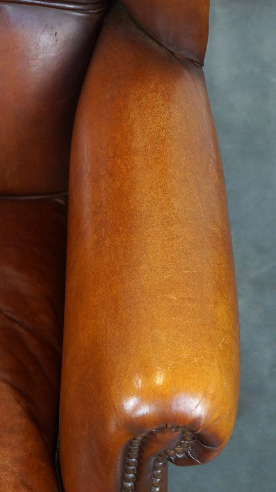 Comfortabele Schapenleren Oorfauteuil Met Mooie Patina photo vintage