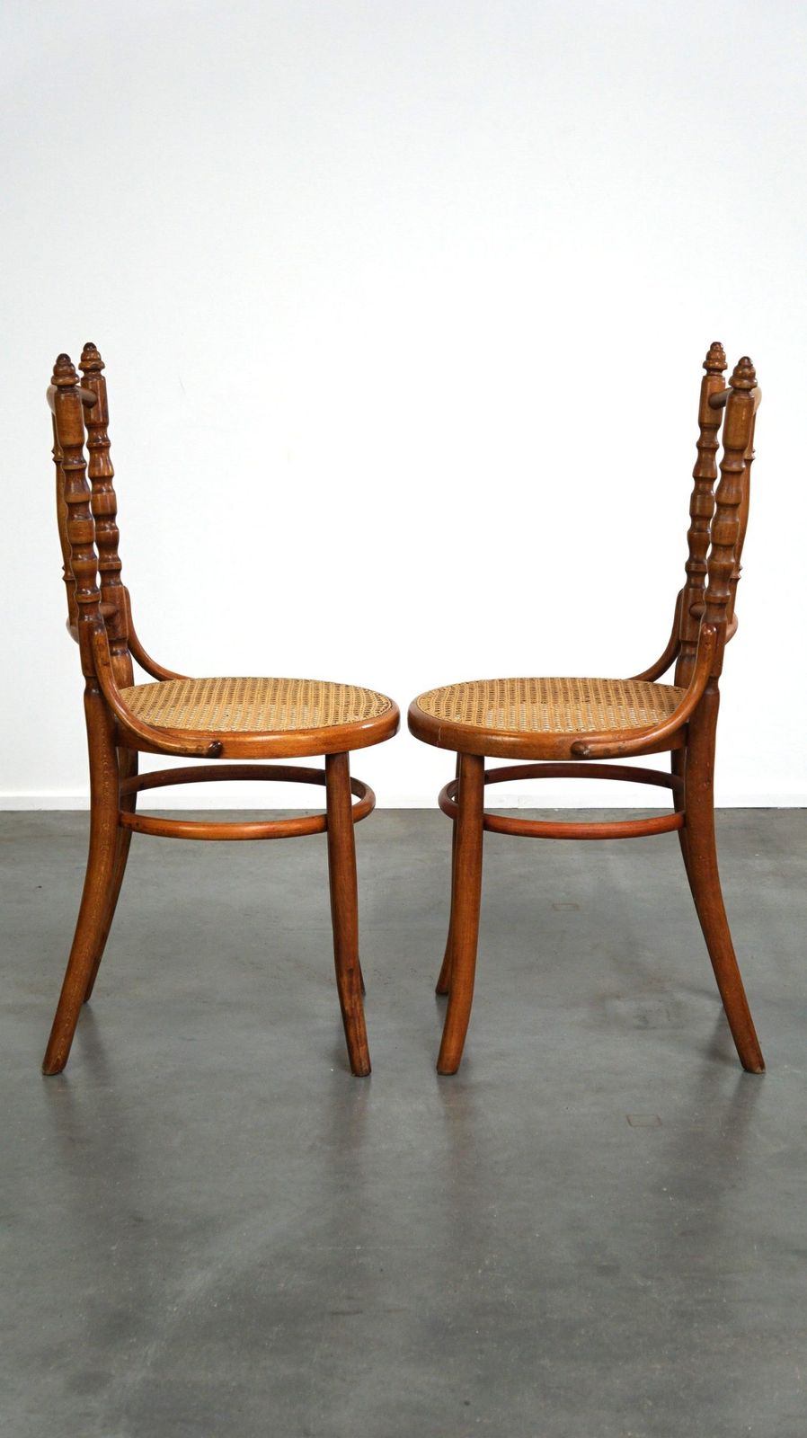 Set Van 4 Antieke Thonet Bistrostoelen Met Een Prachtig Uiterlijk photo for sale