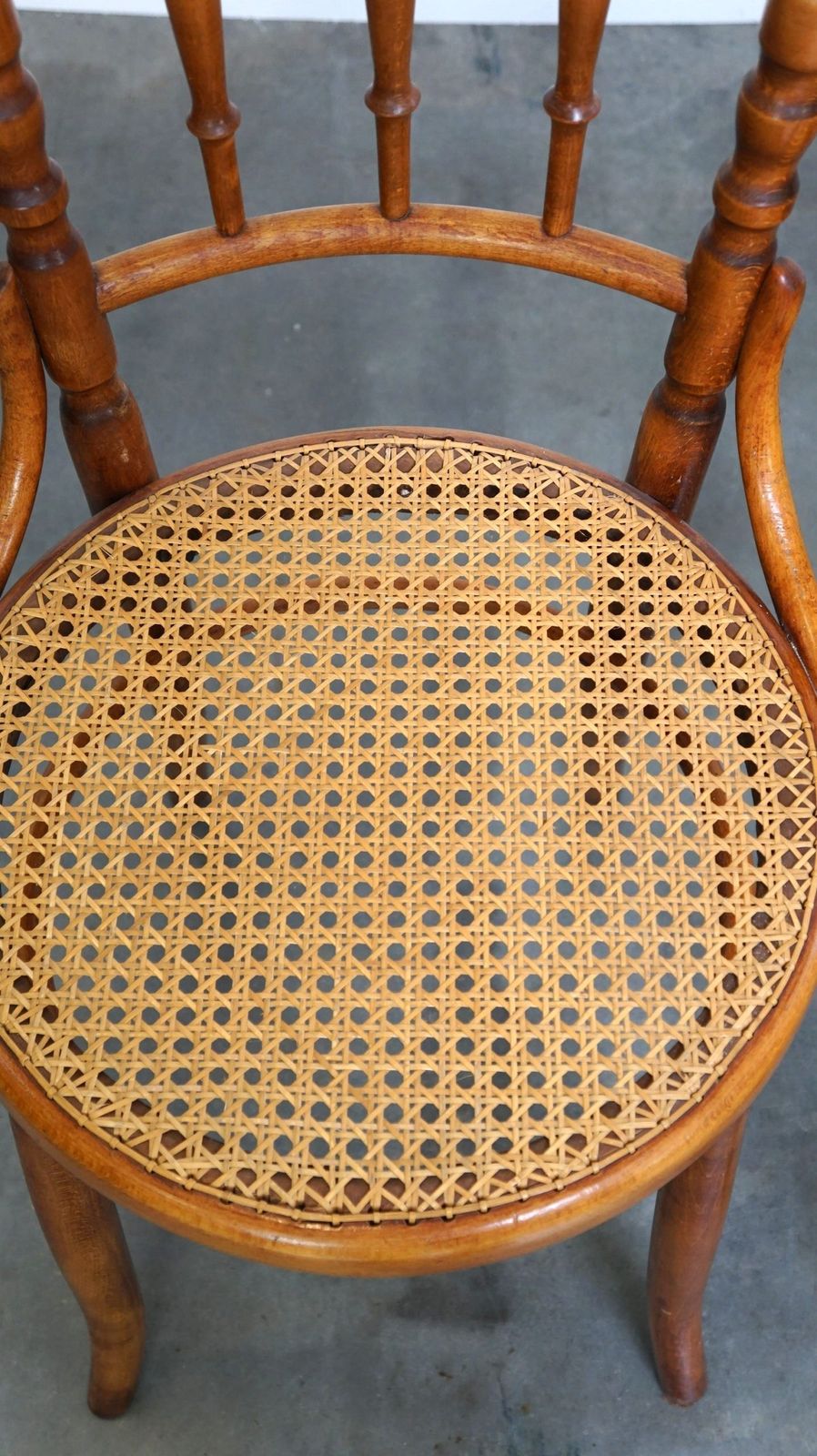 Set Van 4 Antieke Thonet Bistrostoelen Met Een Prachtig Uiterlijk photo vinterior