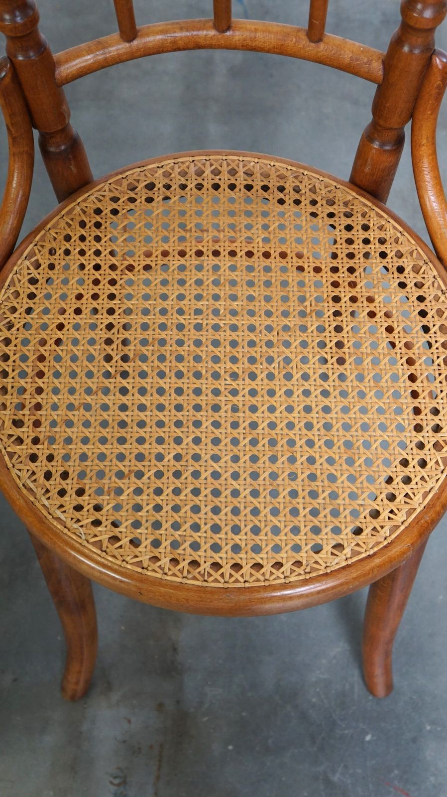 photo furniture Set Van 4 Antieke Thonet Bistrostoelen Met Een Prachtig Uiterlijk