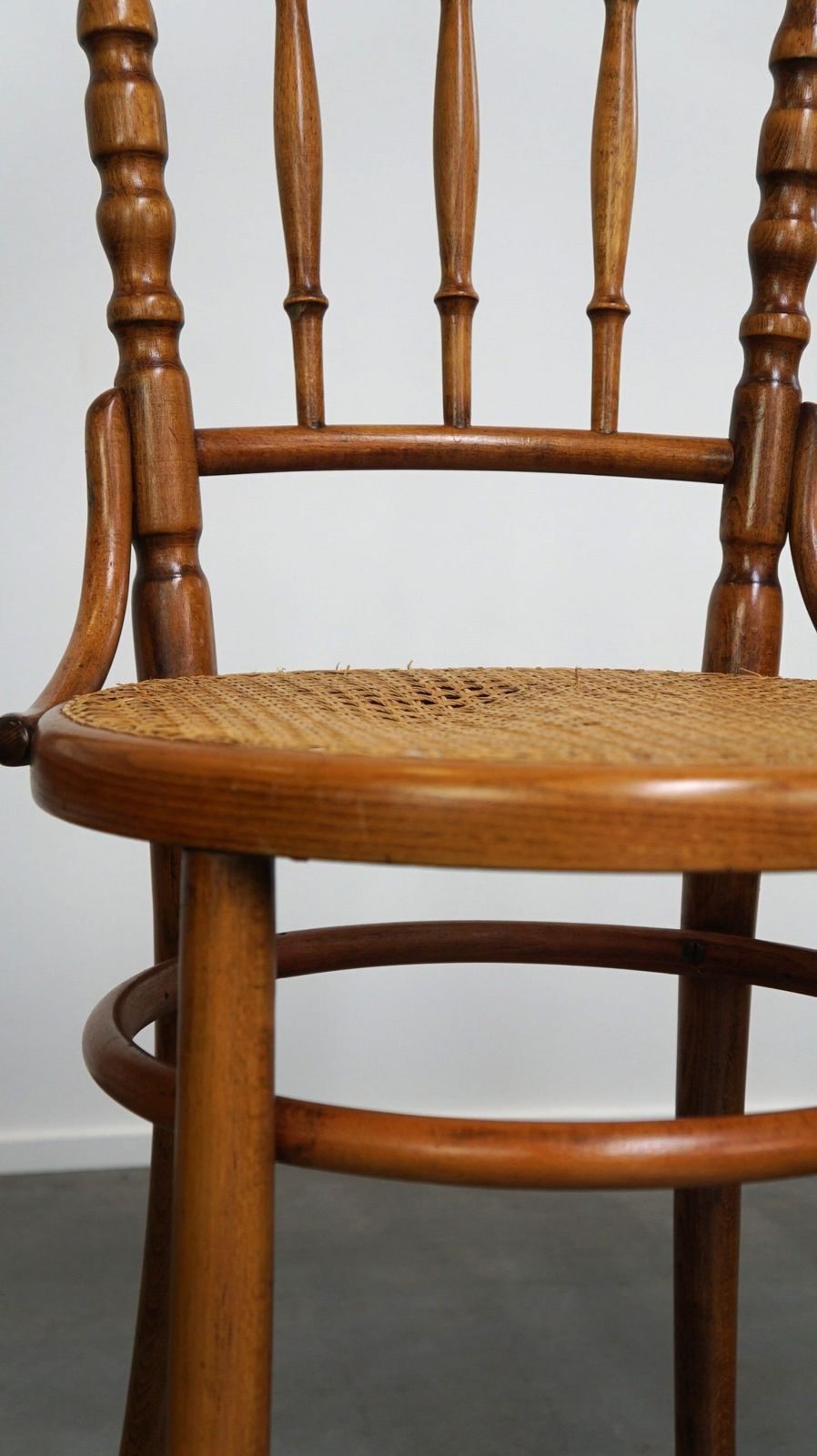 photo for sale Set Van 4 Antieke Thonet Bistrostoelen Met Een Prachtig Uiterlijk