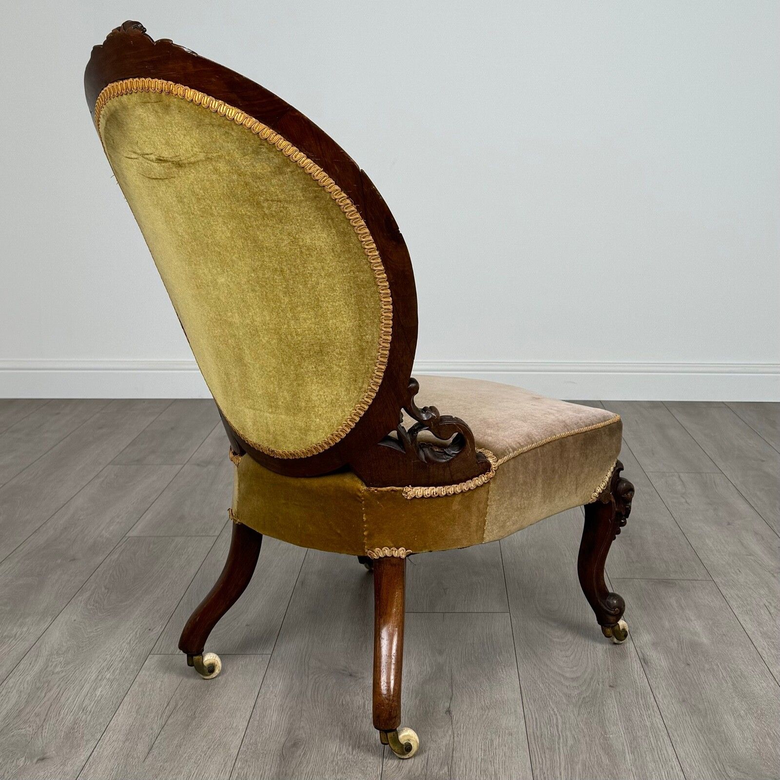 Antique 19th Century Nursing Chair / Armchair In Walnut photo 265.0