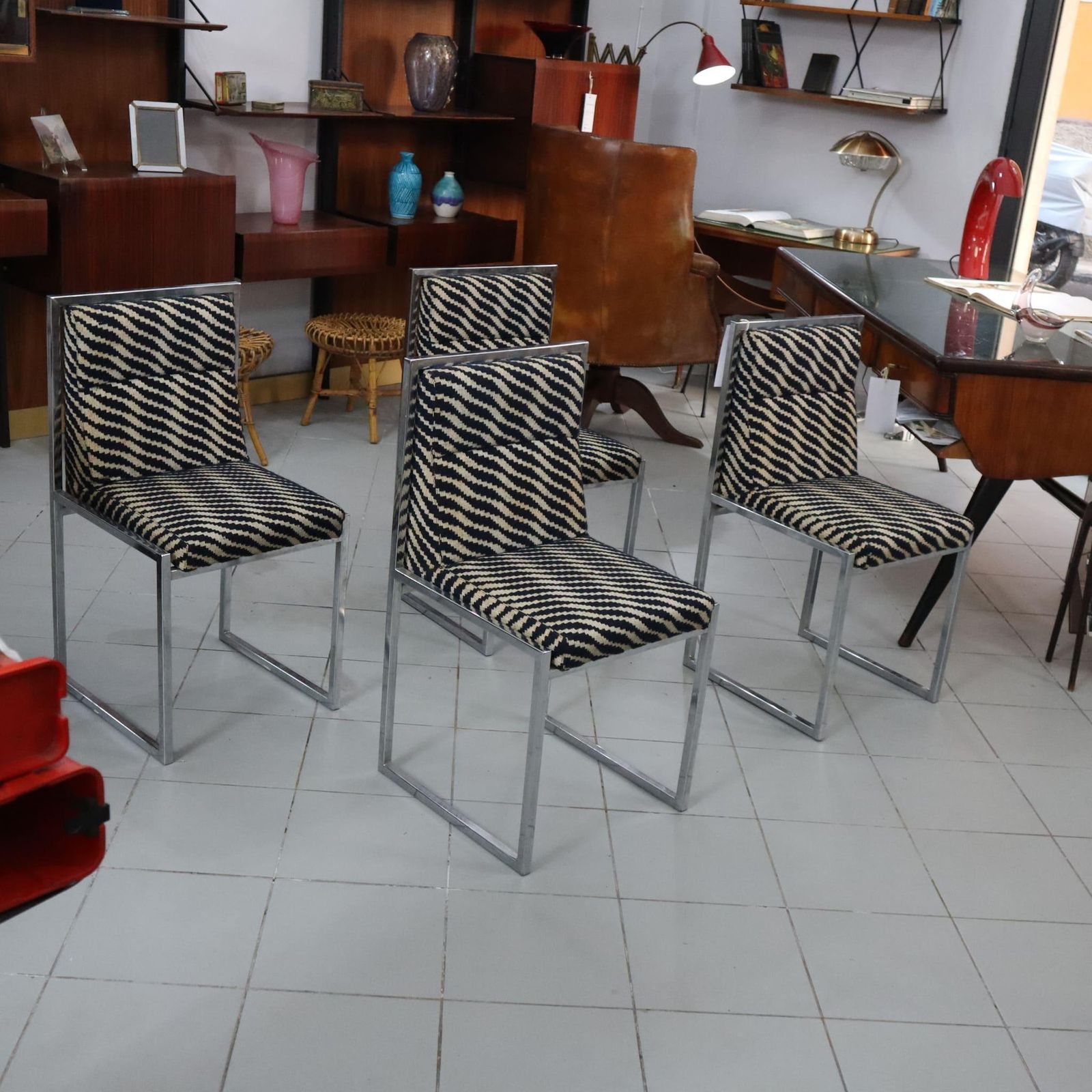 Mid Century Modern Italian Chairs By Nanda Vigo For Driade 1972, Set Of Four photo Furniture