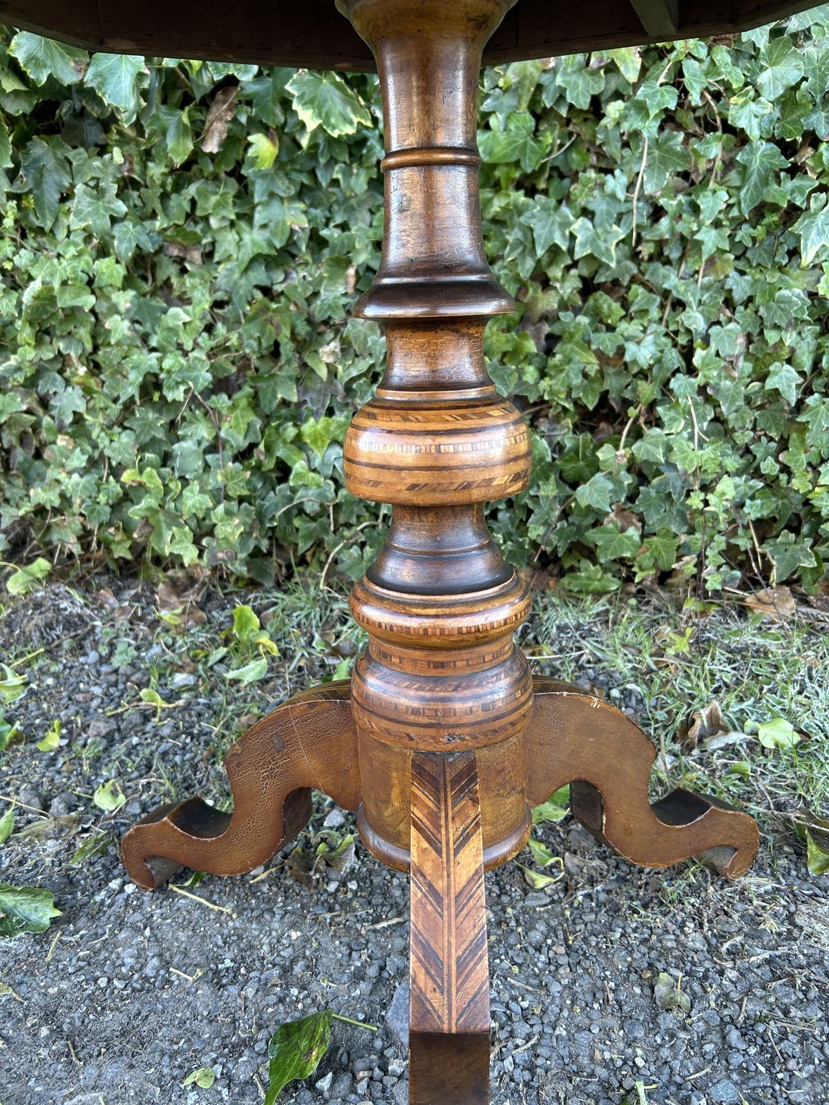 19th Century Oak Italian Sorrento Occasional Table photo vinterior