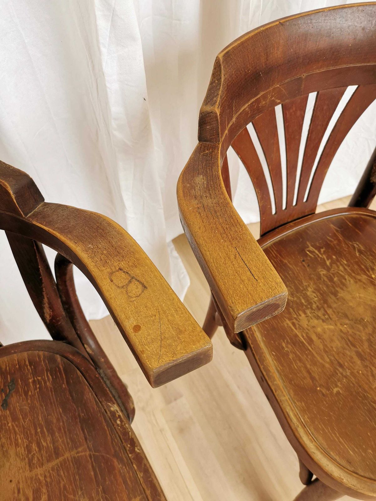 1 Of 2 Vintage Wooden Dining Chairs / Irish Pub Dine Chairs With Bentwood Technique / Mid Century Dine Armchair With Armrests Thonet Style photo vinterior