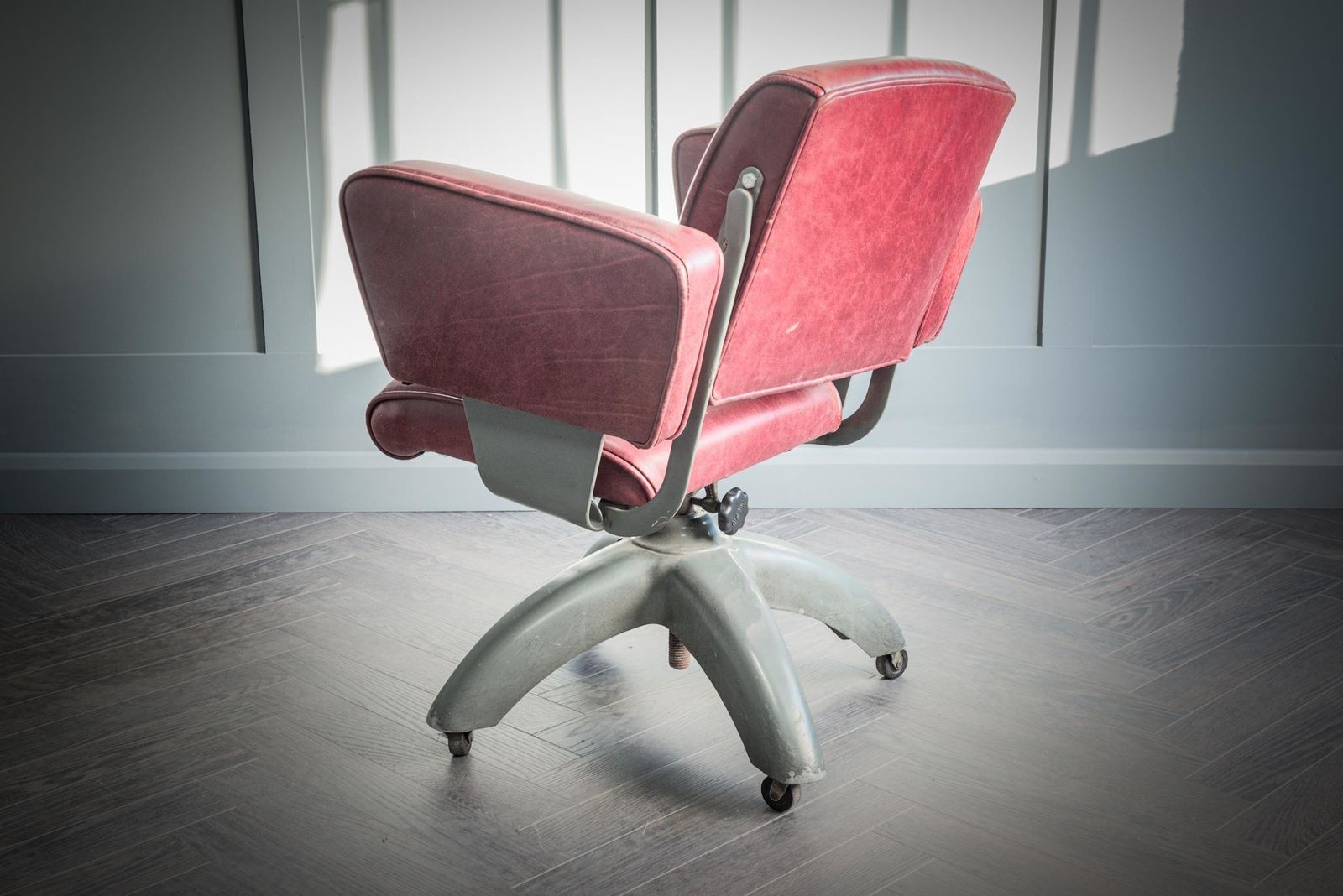 photo for sale Tansad De Luxe V.26 Red Leather Office Chair