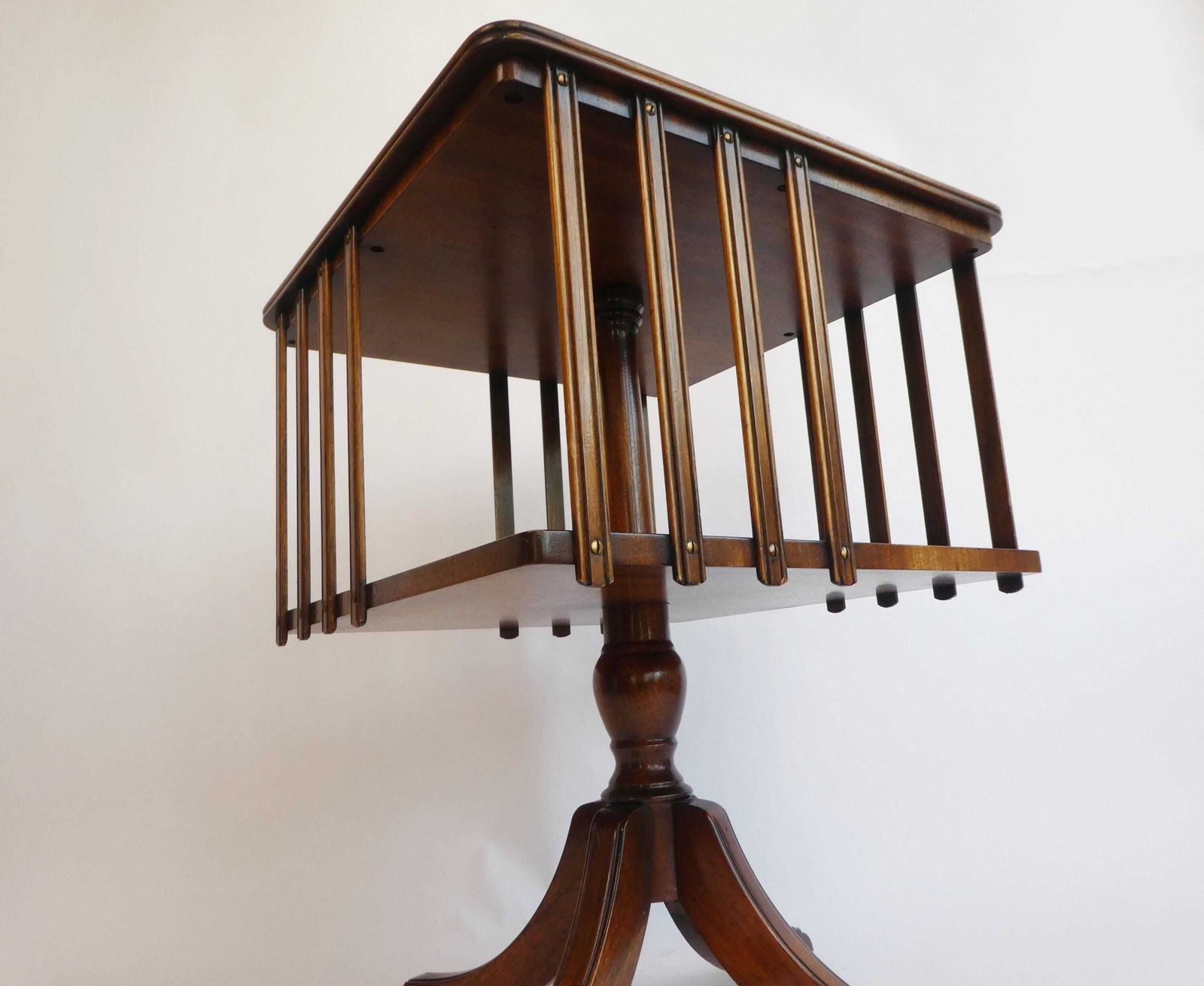 photo furniture Revolving Victorian Bookcase With Leather, Edwardian Wooden Storage Cabinet, Wooden Inlaid English Bookshelf, Turning Table