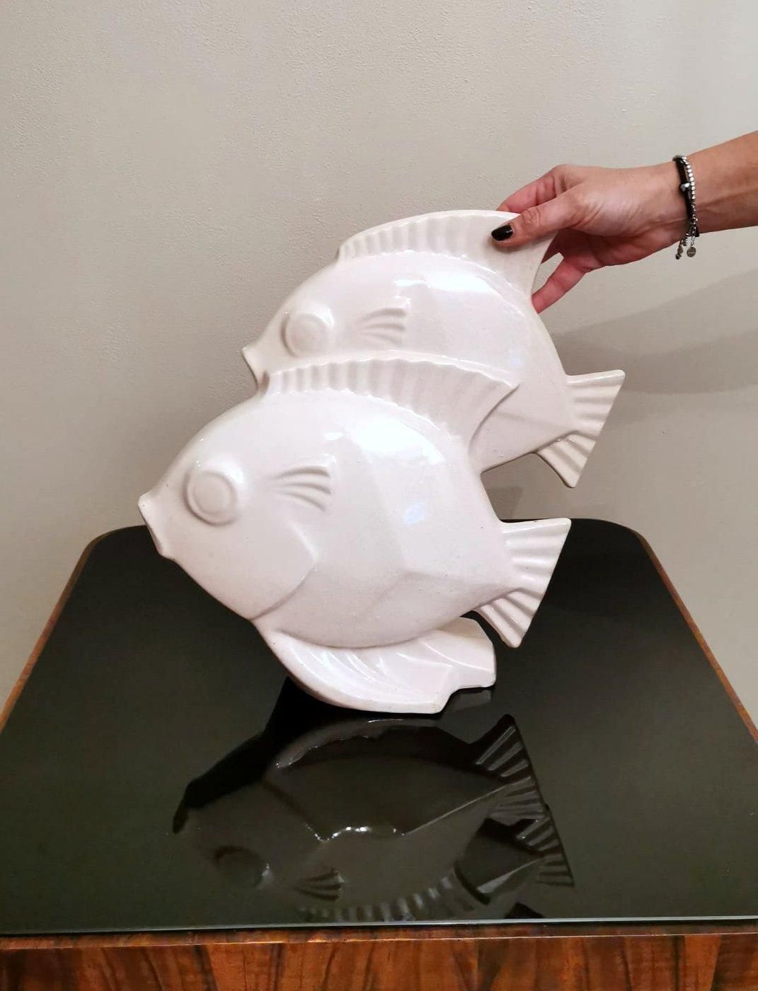 photo vintage Art Deco French Sculpture Of Two Fish In Craquelé Porcelain