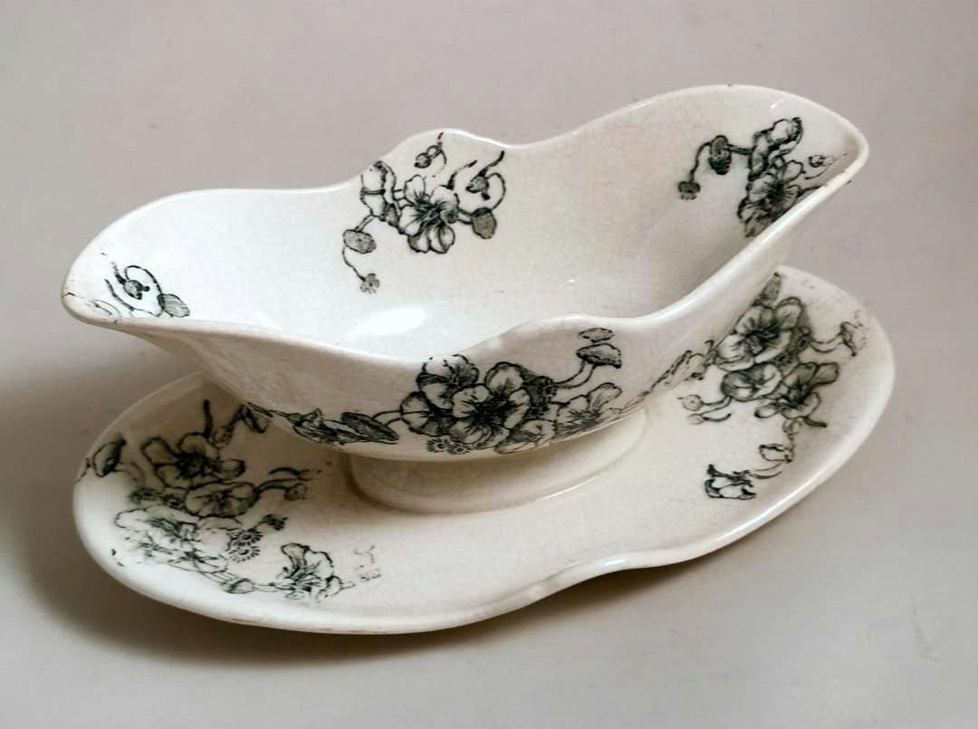 Bertrand Leon Bordeaux French Majolica Gravy Boat "Capucine" Flower Decoration photo Home Decor
