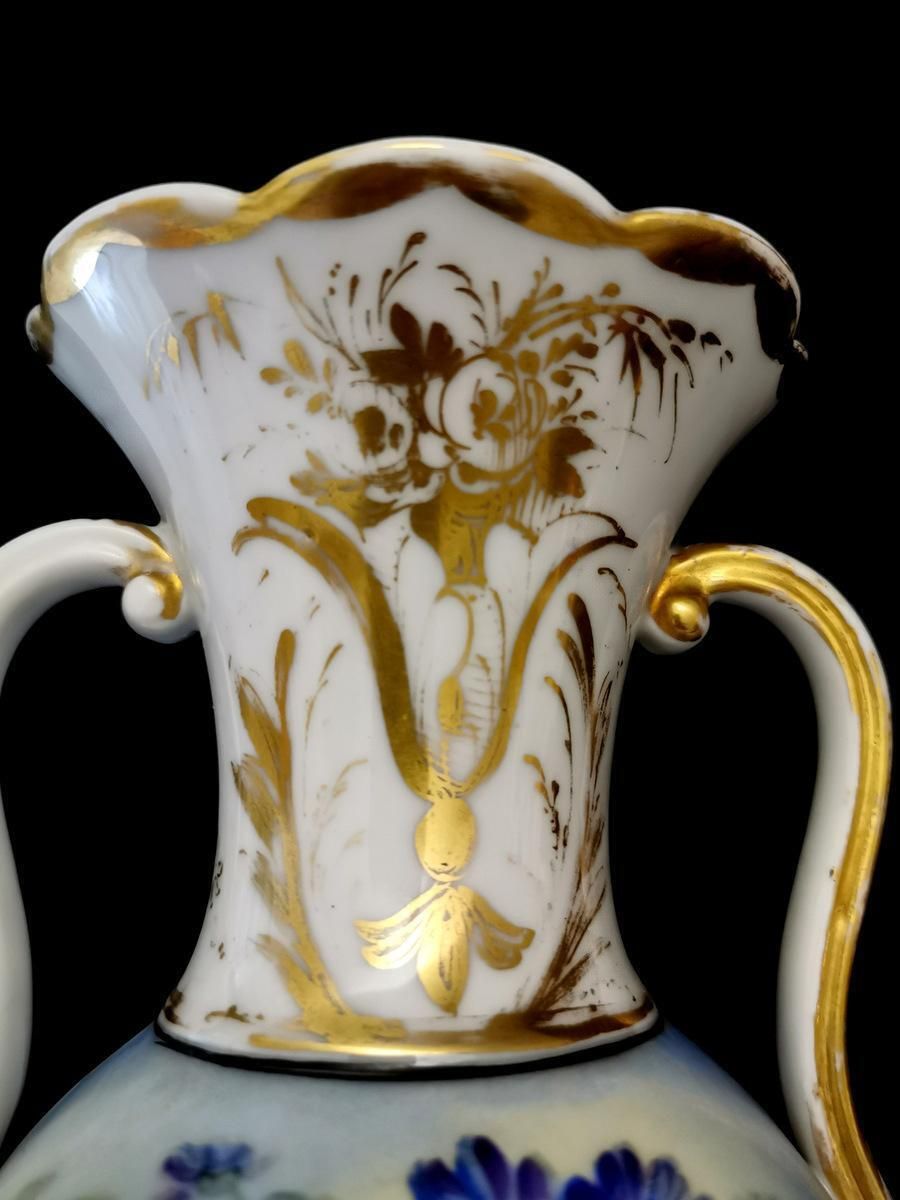 photo vintage Porcelain De Paris Napoleon III Pair Of French Hand Painted Vases