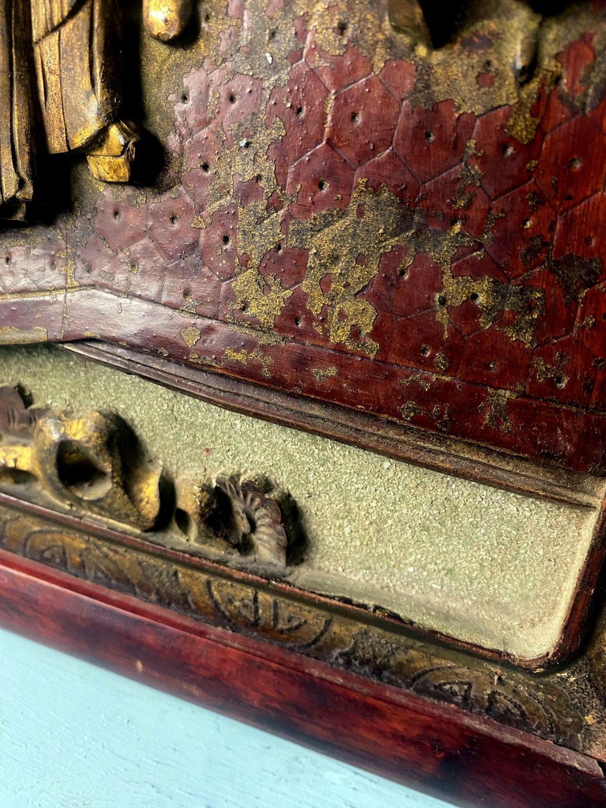 photo furniture Qing Dynasty Exquisite Chinese Wooden Panel With Raised Figures And Gold Leaf