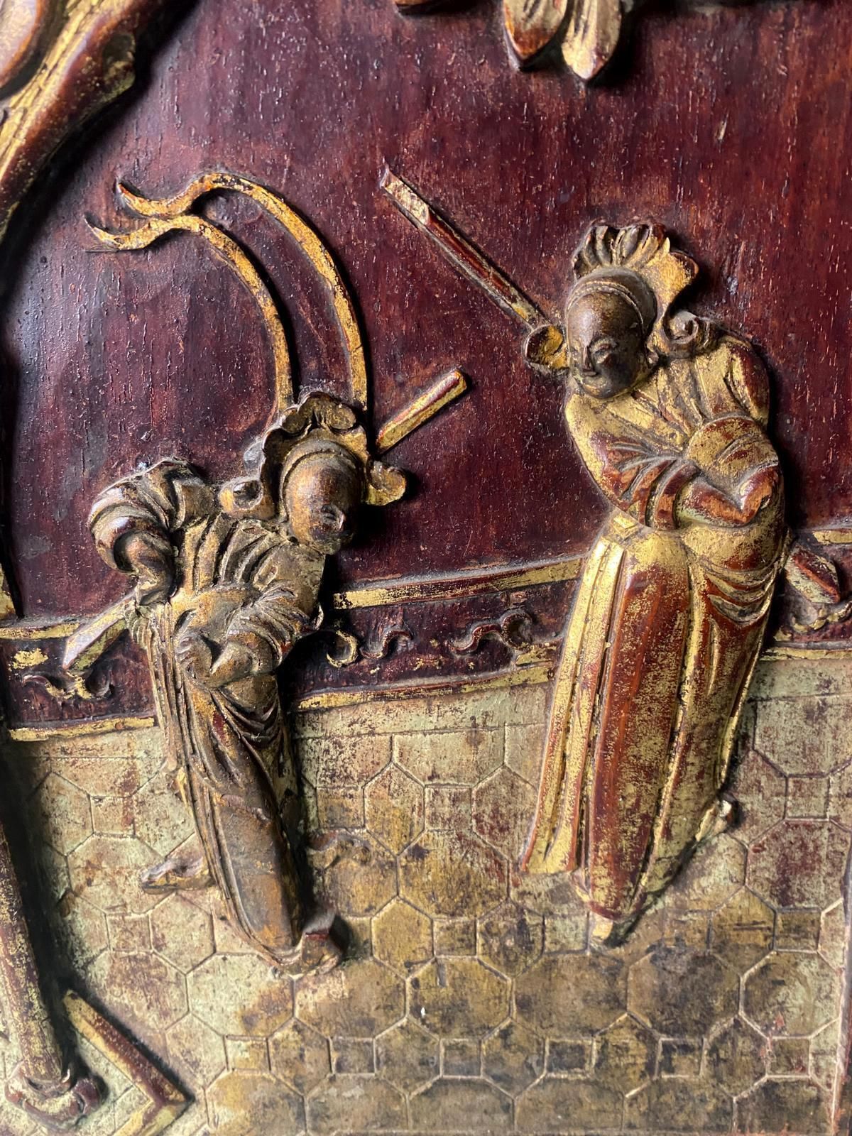 photo buy Qing Dynasty Exquisite Chinese Wooden Panel With Raised Figures Gold Leaf (N.2)