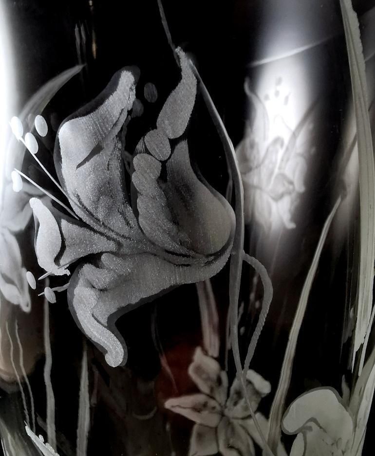 Home Decor Italian Cut And Ground Crystal Vase With Flower Decoration photo