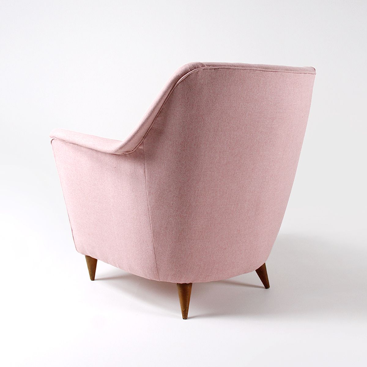 Armchair With Tapered Wooden Legs From The 50s photo 560.0