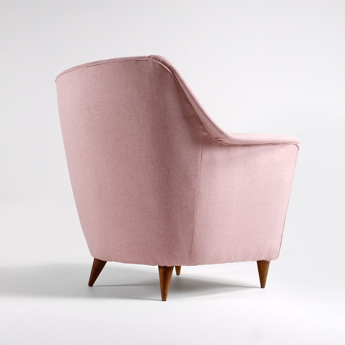 Armchair With Tapered Wooden Legs From The 50s photo vinterior