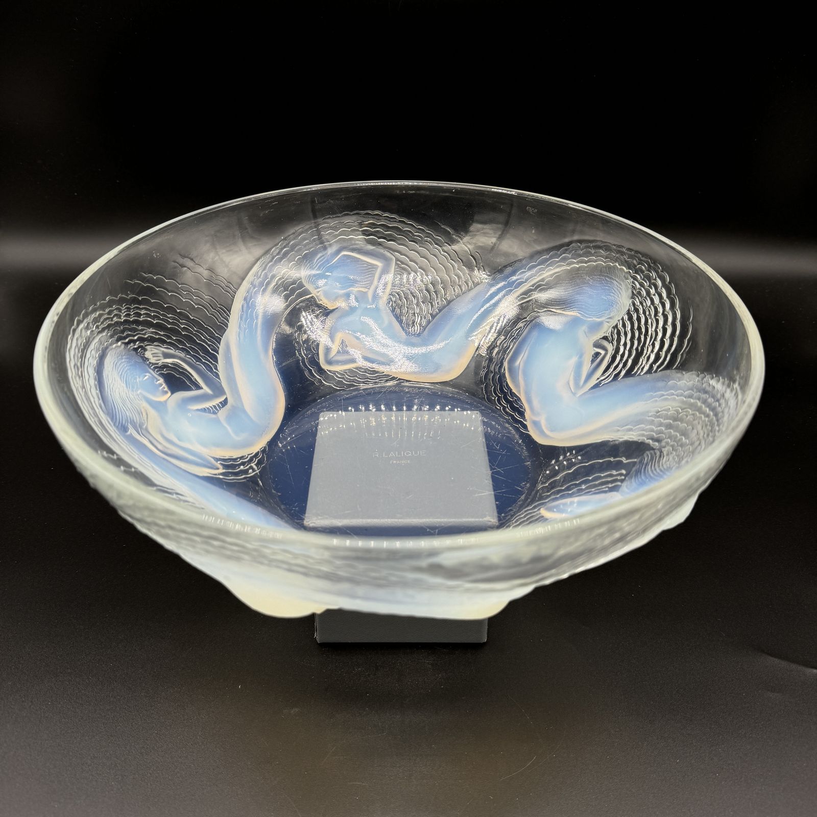 photo furniture A R.Lalique Calypso Bowl In Opalescent Glass