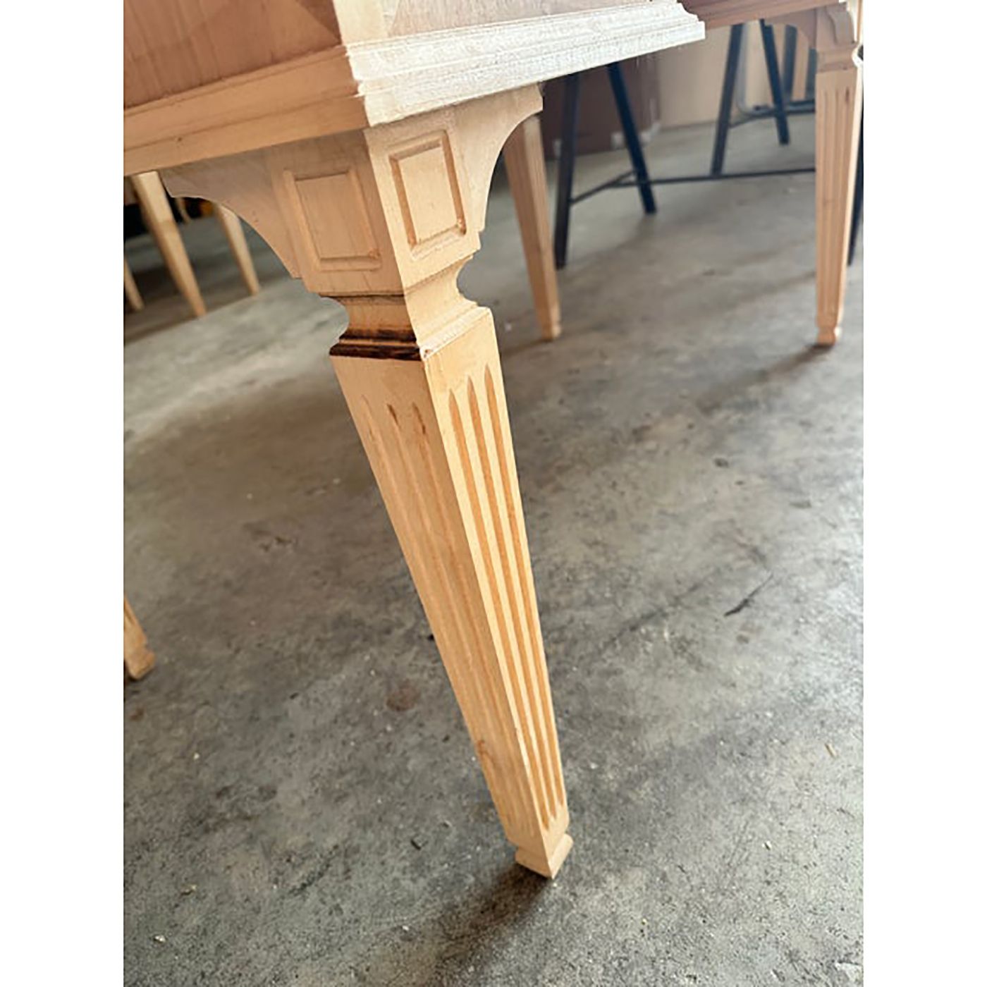 photo furniture Italian Natural Consolle In Walnut Feather Wood And Maple And Walnut Inlays With Harp